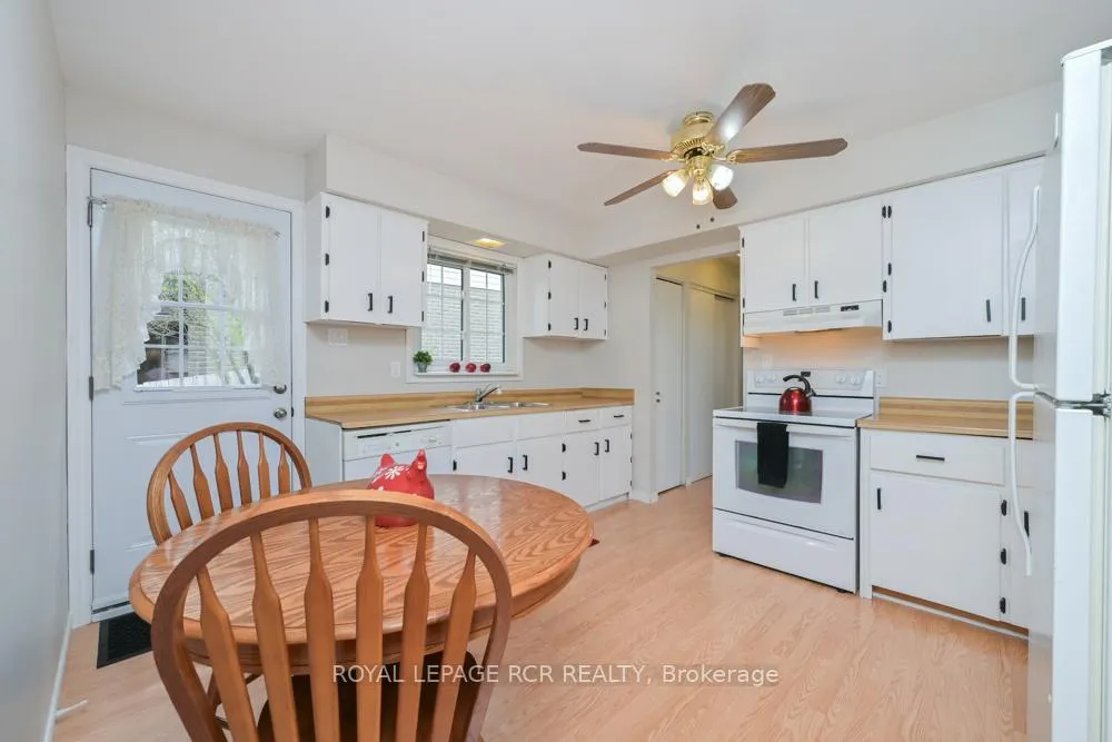 Photo 9 of 52 Ellwood Drive E, Caledon, Bolton East — HOMEH
