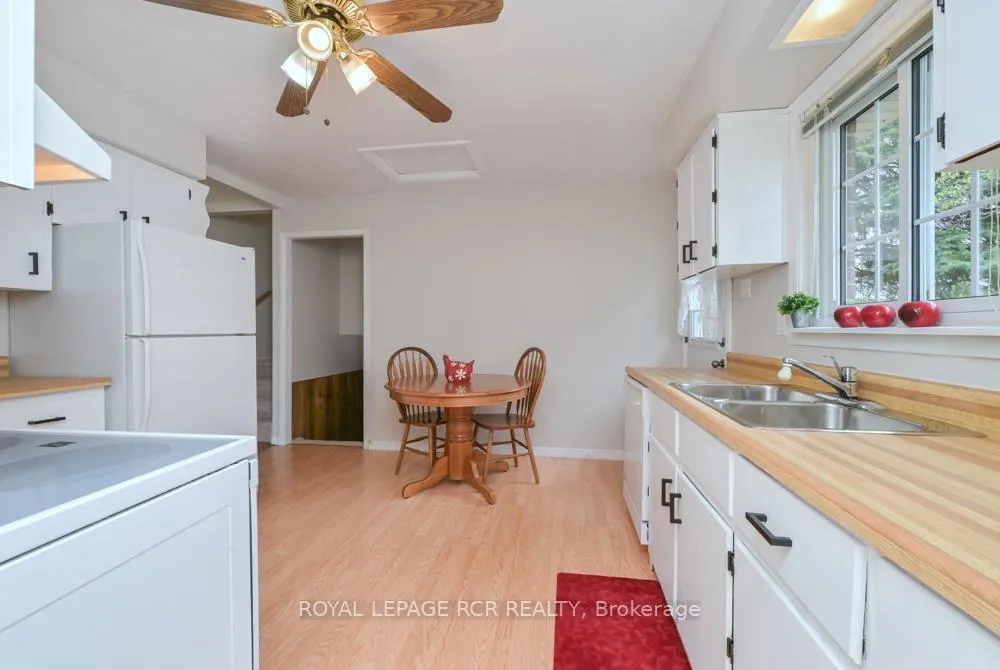 Photo 11 of 52 Ellwood Drive E, Caledon, Bolton East — HOMEH