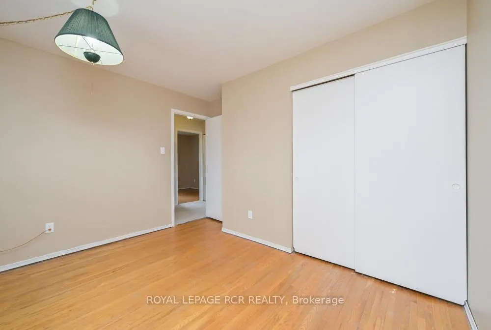 Photo 16 of 52 Ellwood Drive E, Caledon, Bolton East — HOMEH