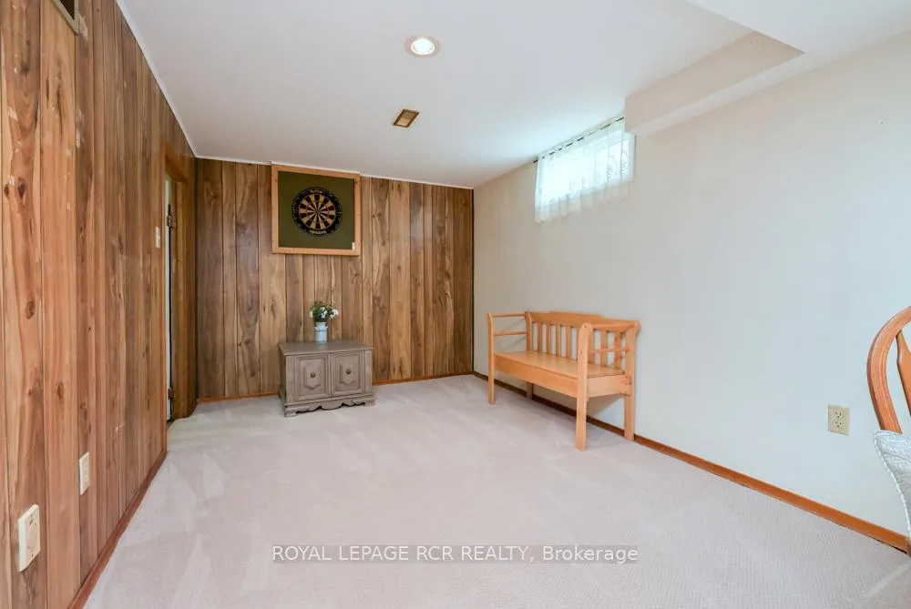 Photo 21 of 52 Ellwood Drive E, Caledon, Bolton East — HOMEH
