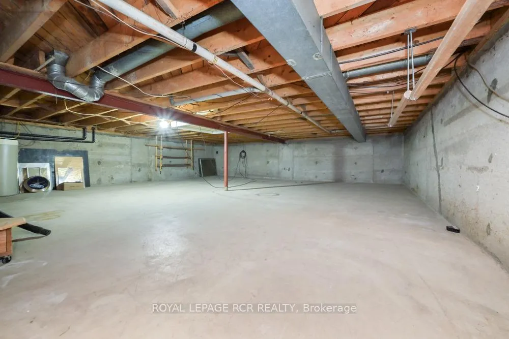 Photo 24 of 52 Ellwood Drive E, Caledon, Bolton East — HOMEH
