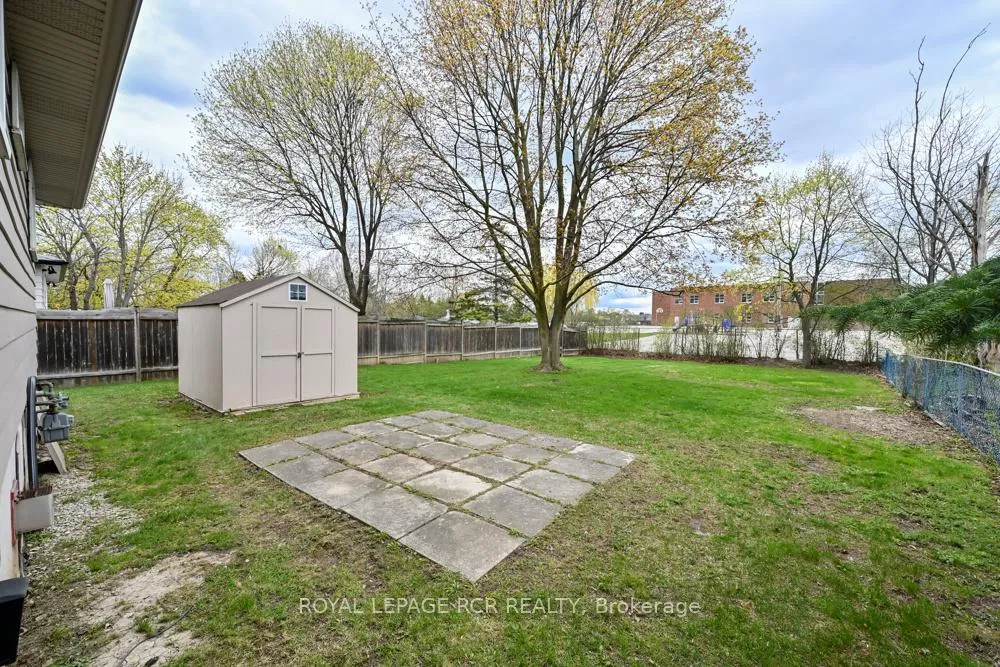Photo 25 of 52 Ellwood Drive E, Caledon, Bolton East — HOMEH