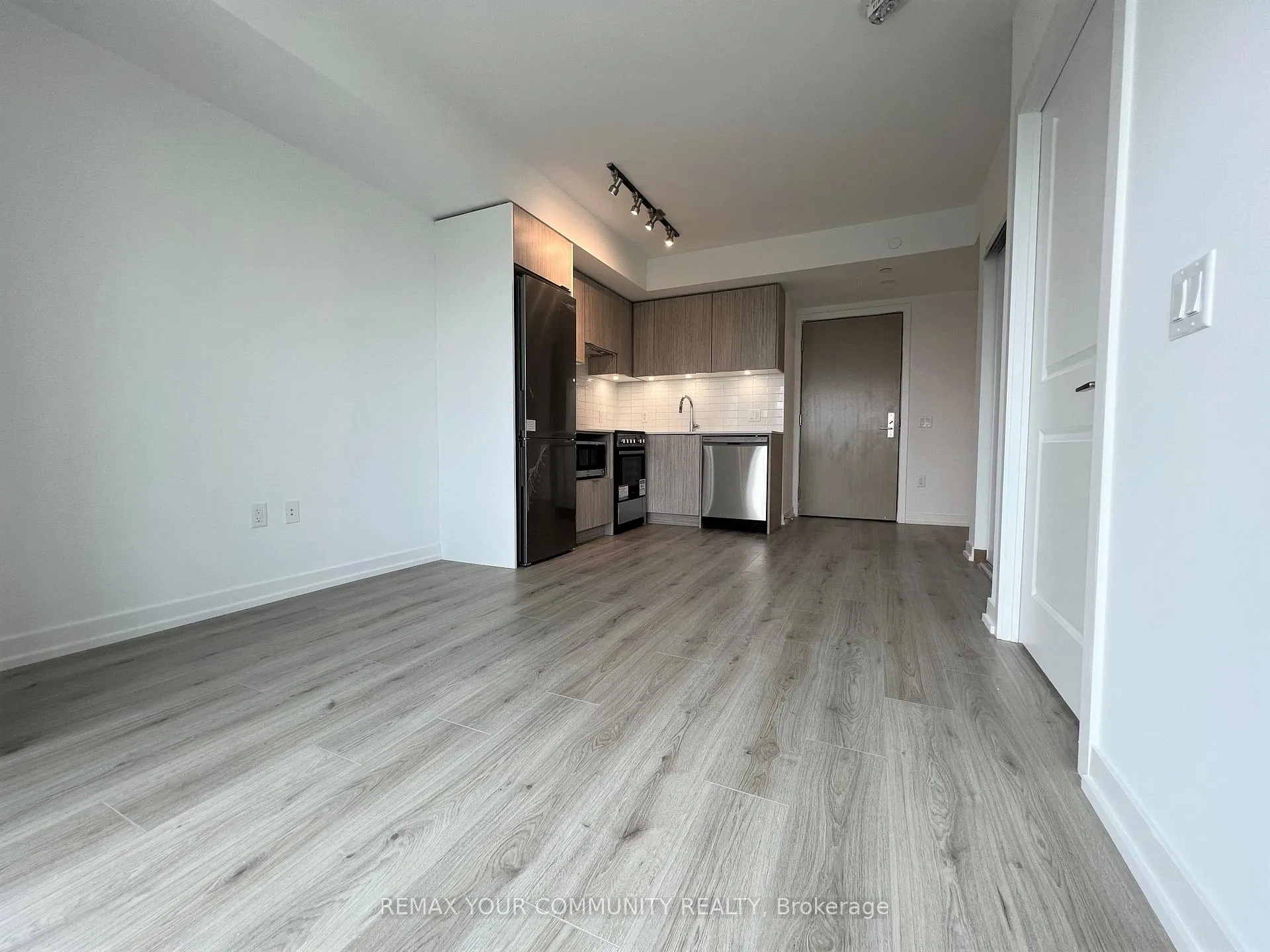 Photo 4 of Unit 3609, 395 Bloor Street E, Toronto, North St. James Town — HOMEH