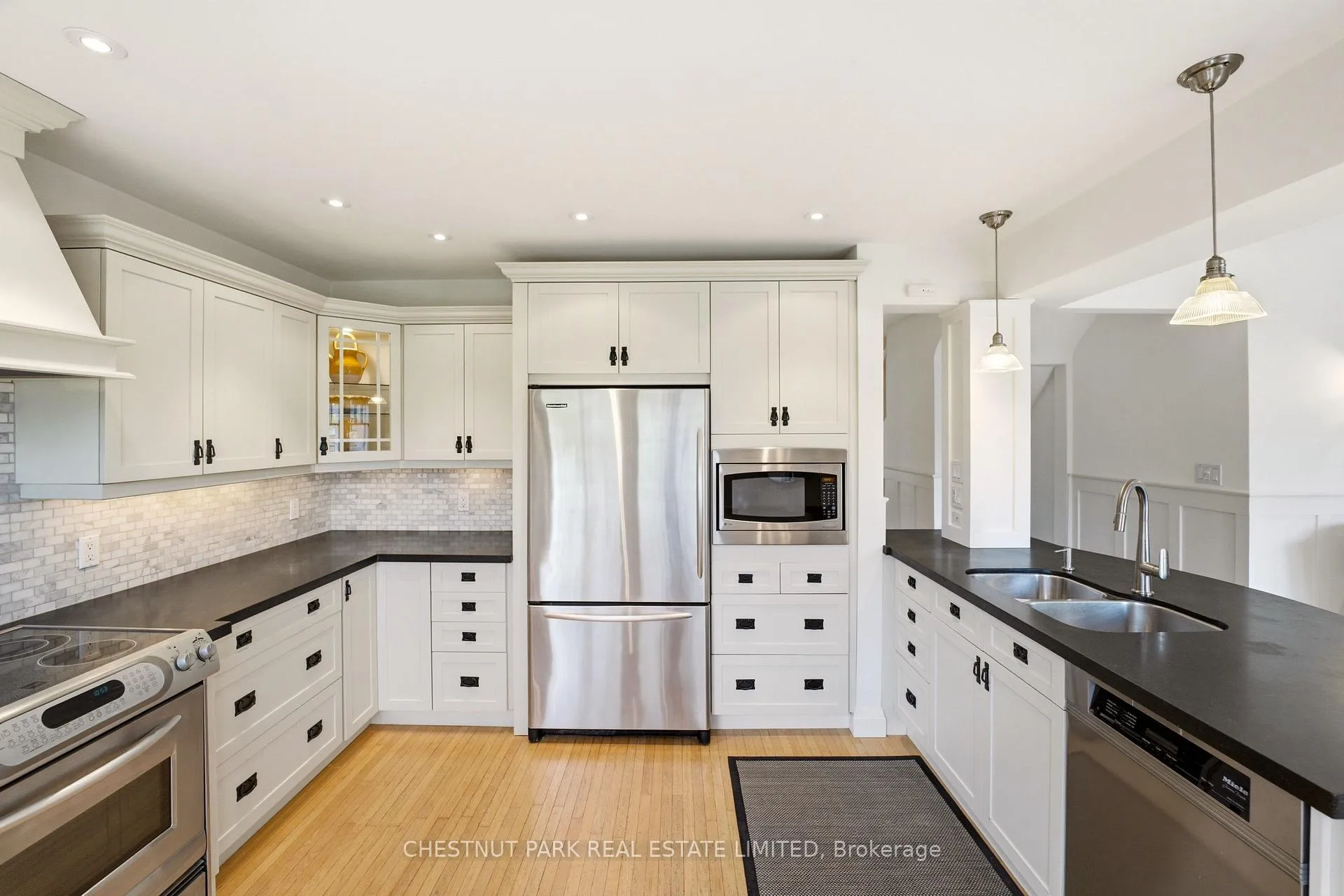 Photo 13 of 2137 Deyncourt Drive, Burlington, Brant — HOMEH