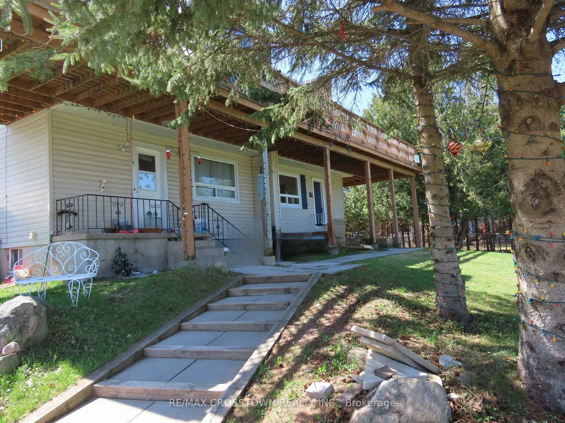 Photo 2 of 4716 Penetanguishene Road, Springwater, Hillsdale — HOMEH