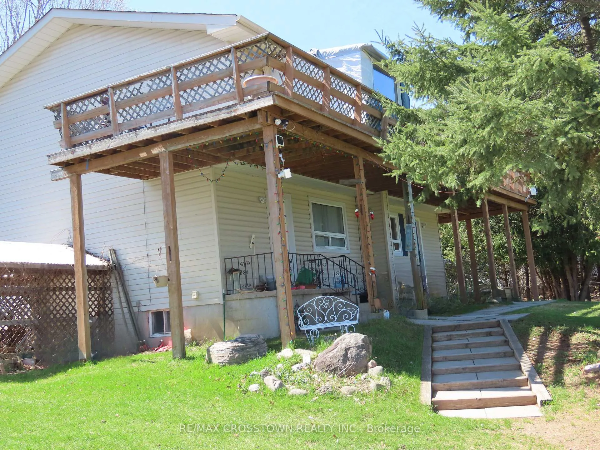 Photo 3 of 4716 Penetanguishene Road, Springwater, Hillsdale — HOMEH