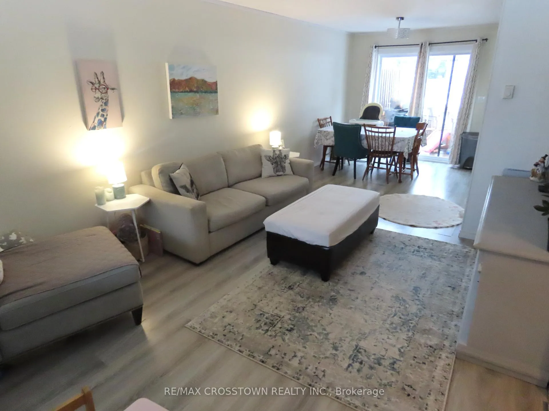 Photo 6 of 4716 Penetanguishene Road, Springwater, Hillsdale — HOMEH