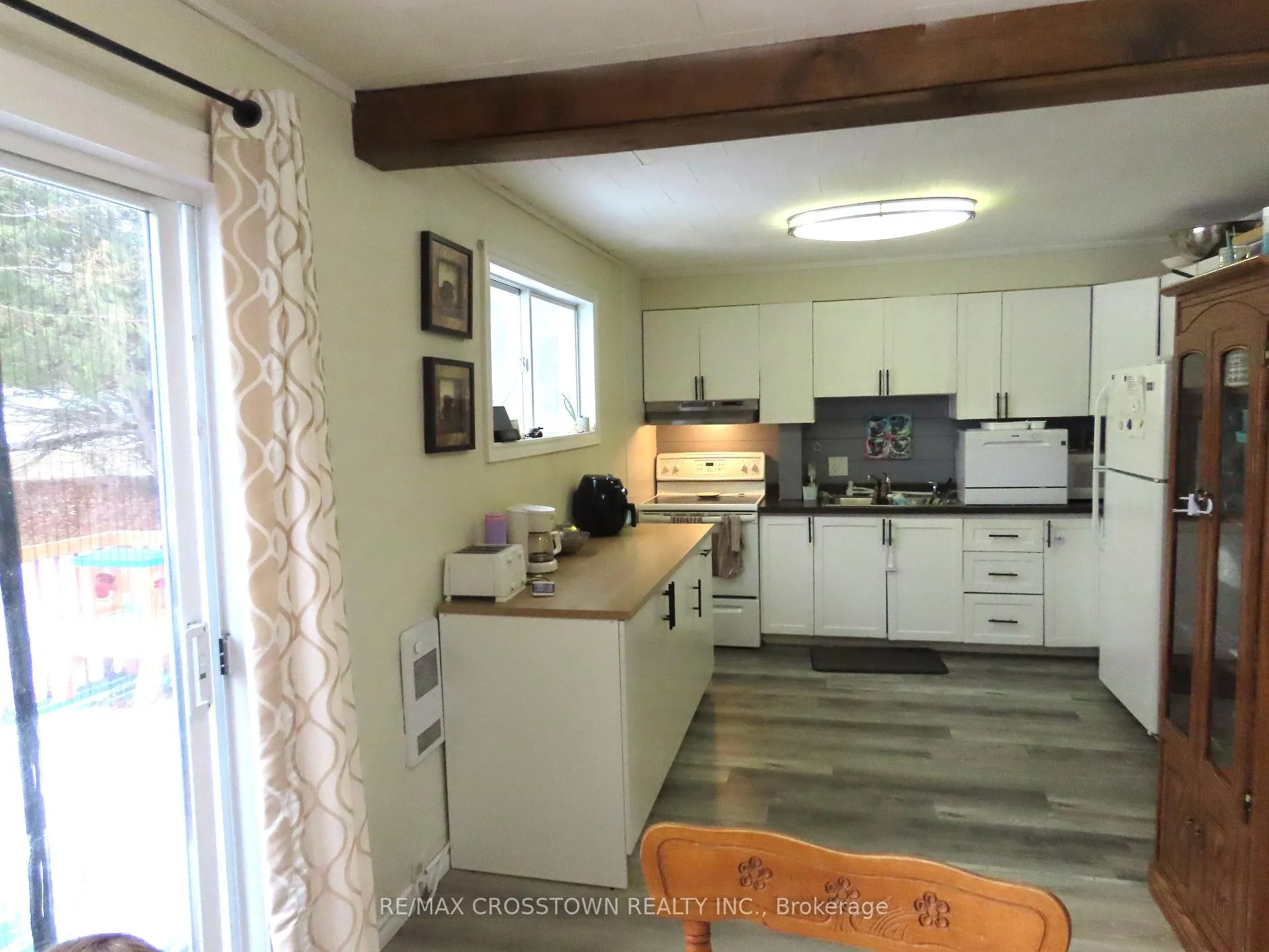 Photo 11 of 4716 Penetanguishene Road, Springwater, Hillsdale — HOMEH