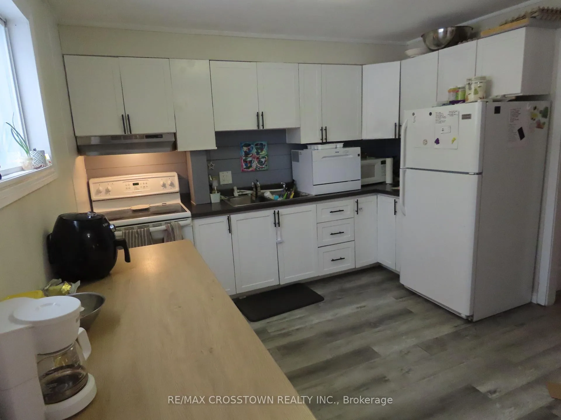 Photo 12 of 4716 Penetanguishene Road, Springwater, Hillsdale — HOMEH