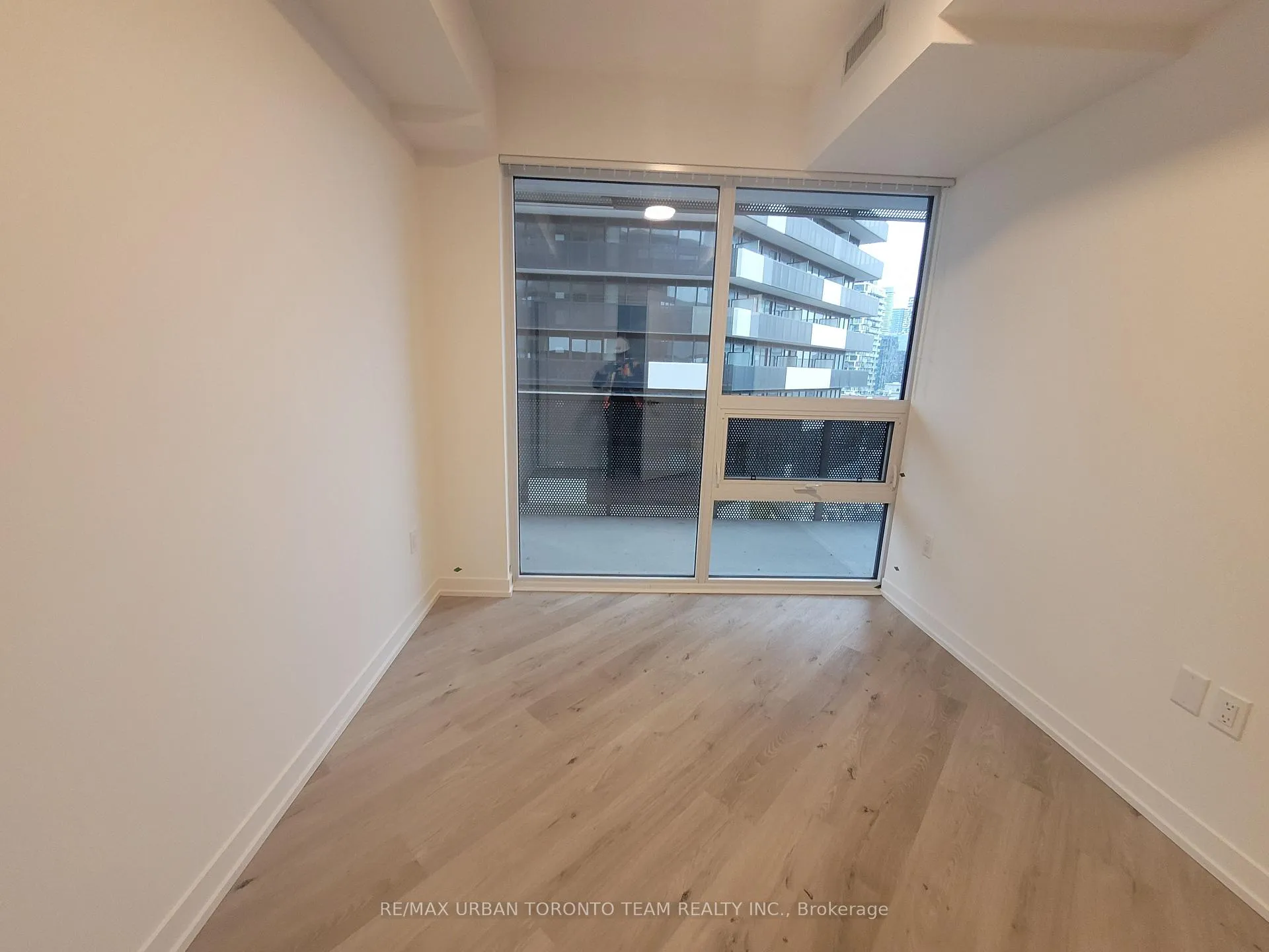 Photo 9 of Unit 1716, 138 Downes Street, Toronto, Waterfront Communities — HOMEH