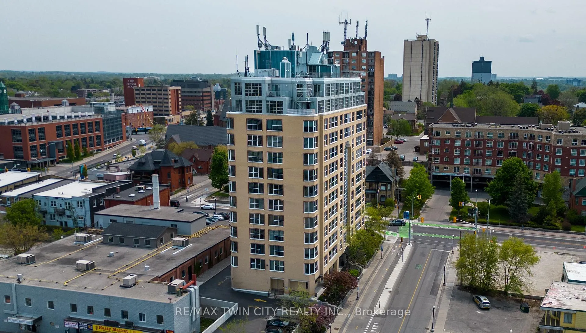 Photo 3 of Unit 405, 150 Queen Street S, Kitchener — HOMEH