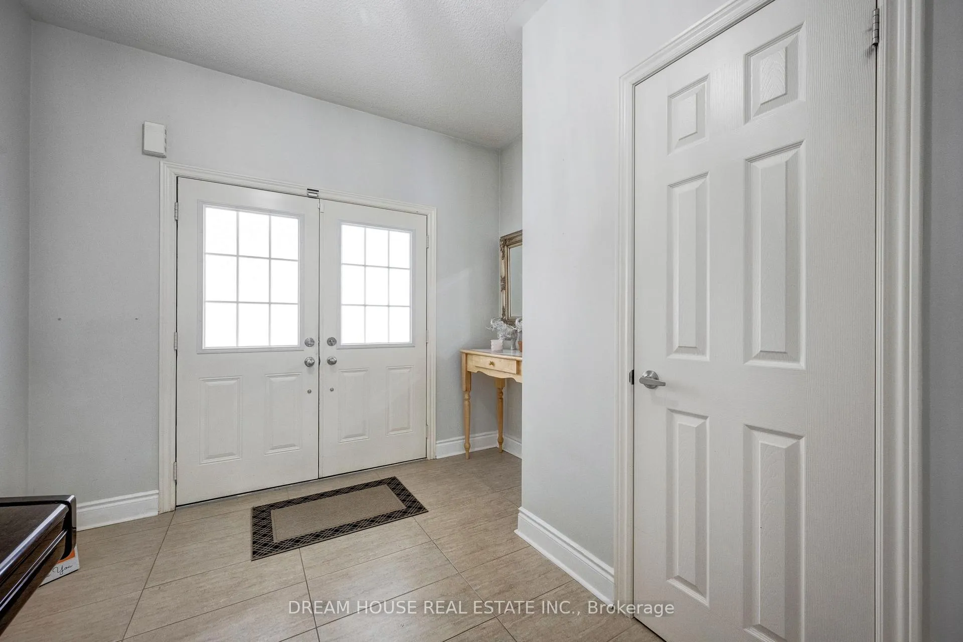 Photo 5 of 353 Michener Place, Milton, Harrison — HOMEH