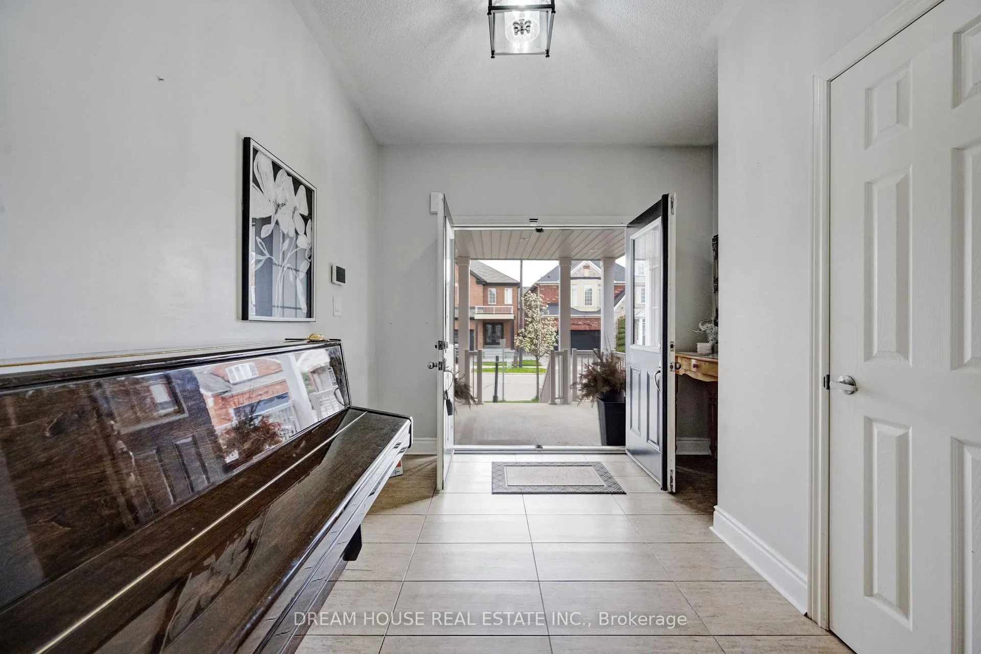 Photo 6 of 353 Michener Place, Milton, Harrison — HOMEH
