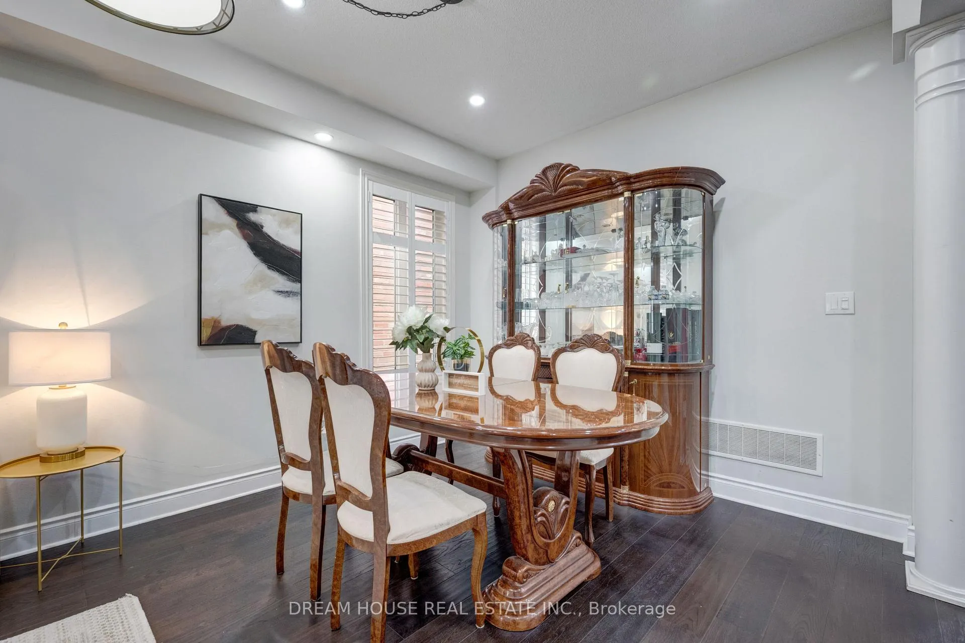 Photo 12 of 353 Michener Place, Milton, Harrison — HOMEH