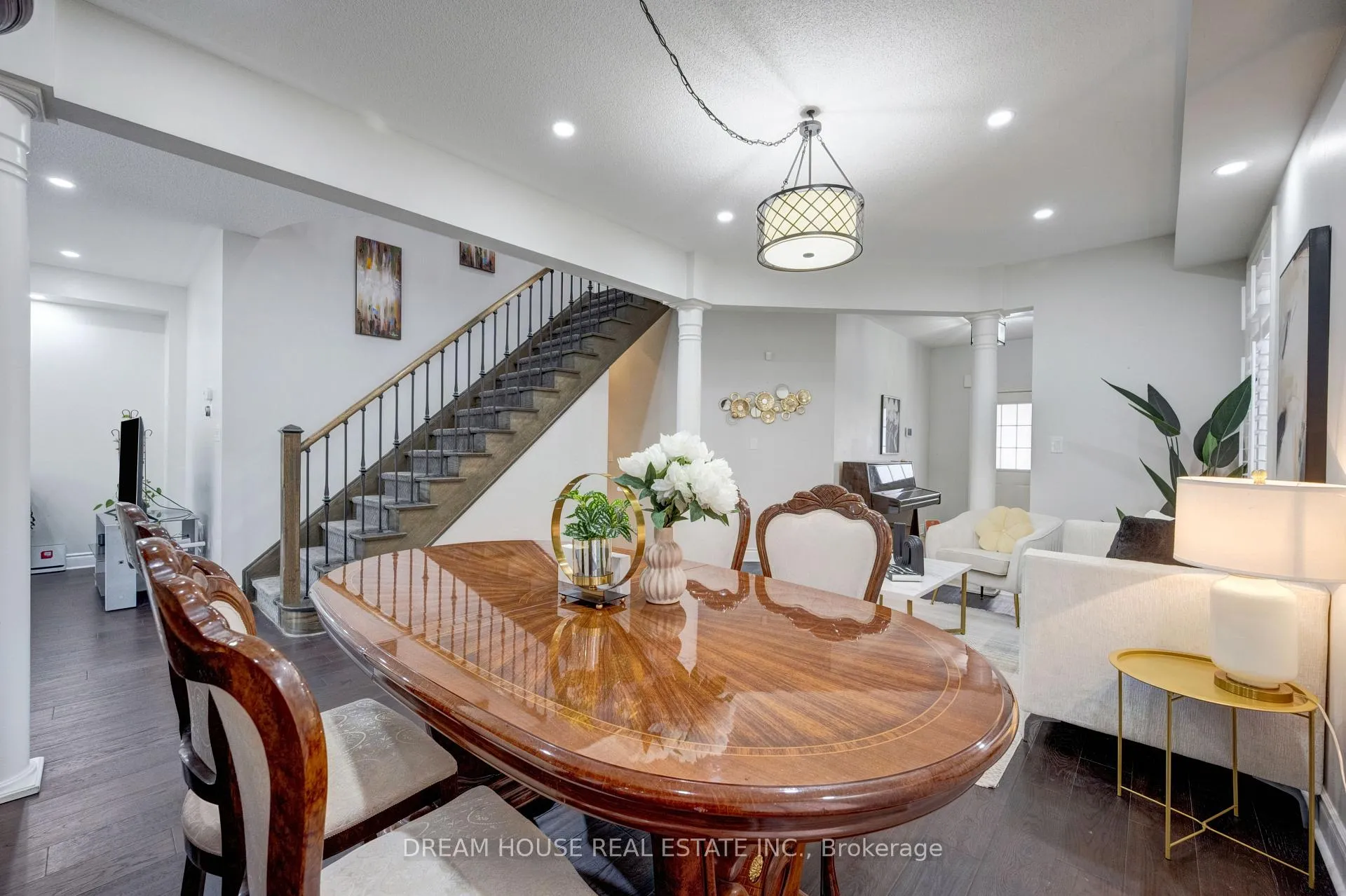 Photo 13 of 353 Michener Place, Milton, Harrison — HOMEH