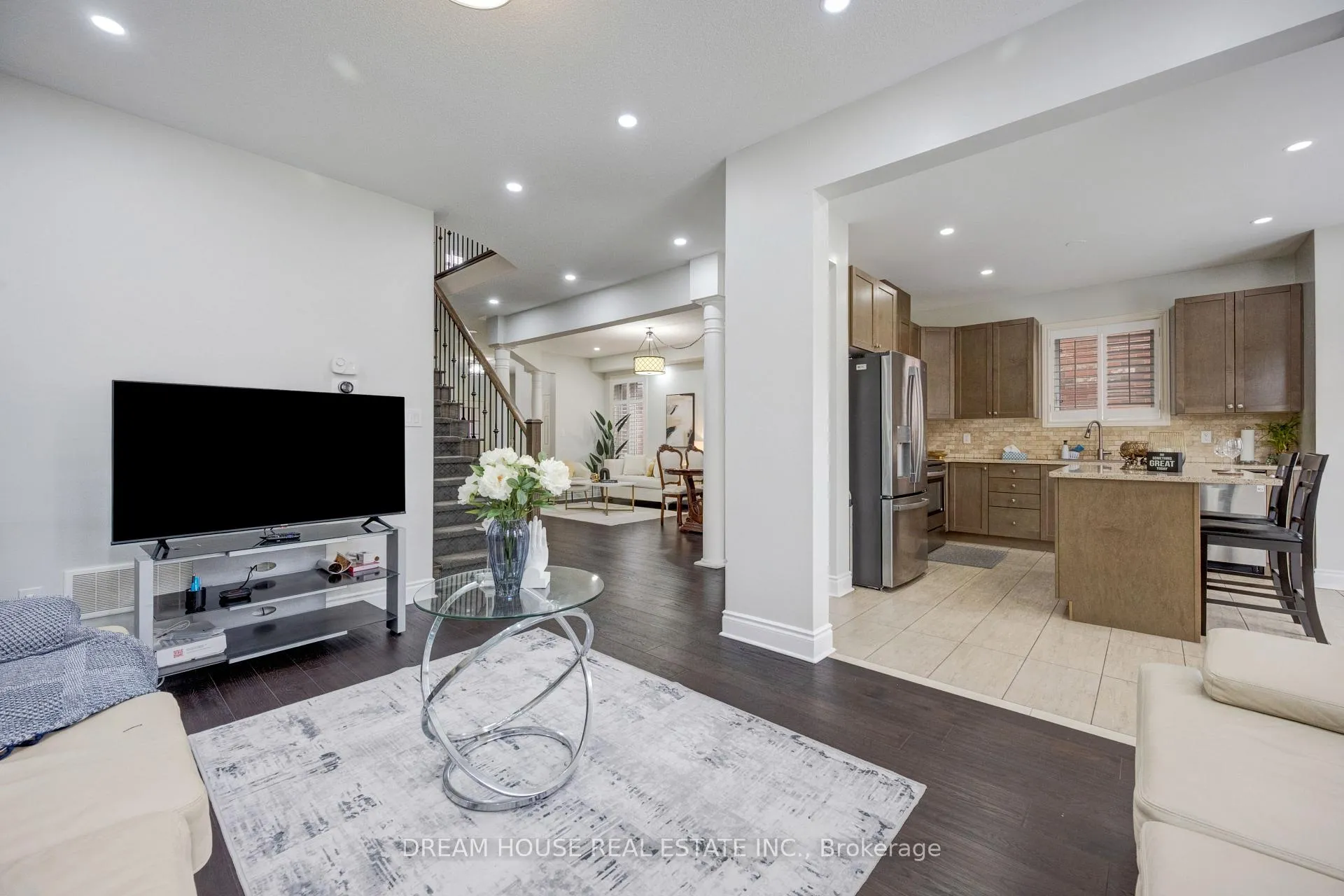 Photo 20 of 353 Michener Place, Milton, Harrison — HOMEH
