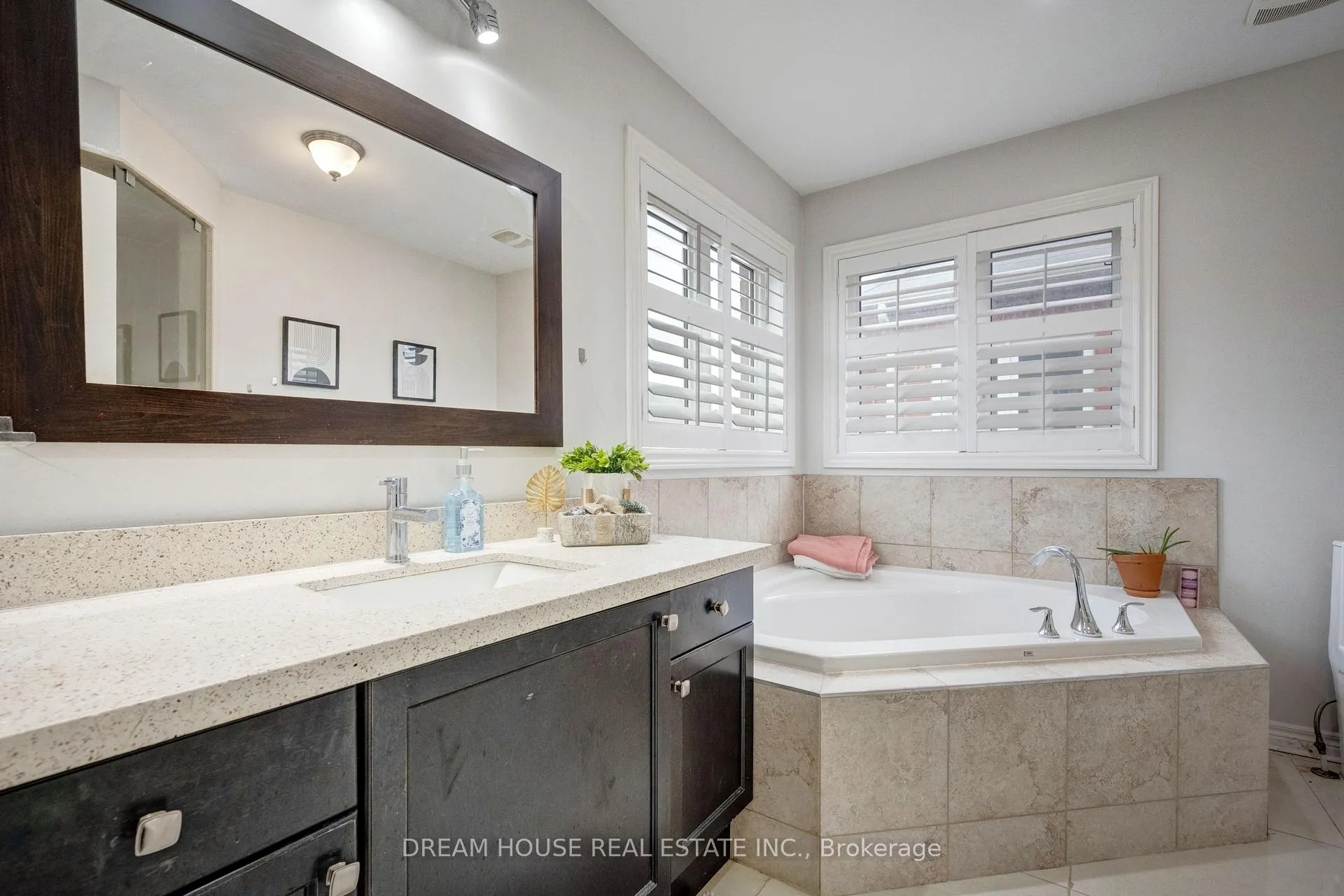 Photo 29 of 353 Michener Place, Milton, Harrison — HOMEH