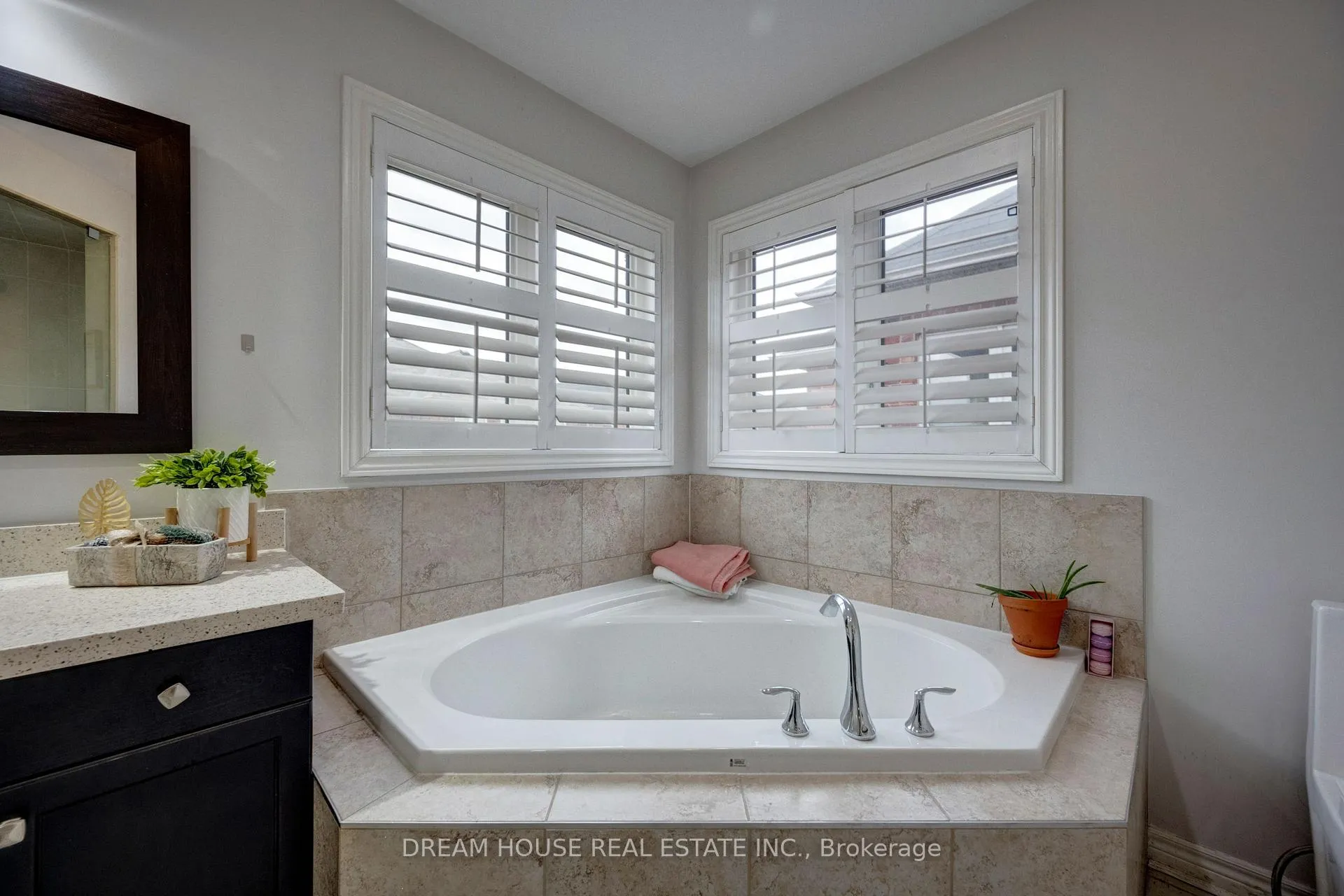 Photo 30 of 353 Michener Place, Milton, Harrison — HOMEH