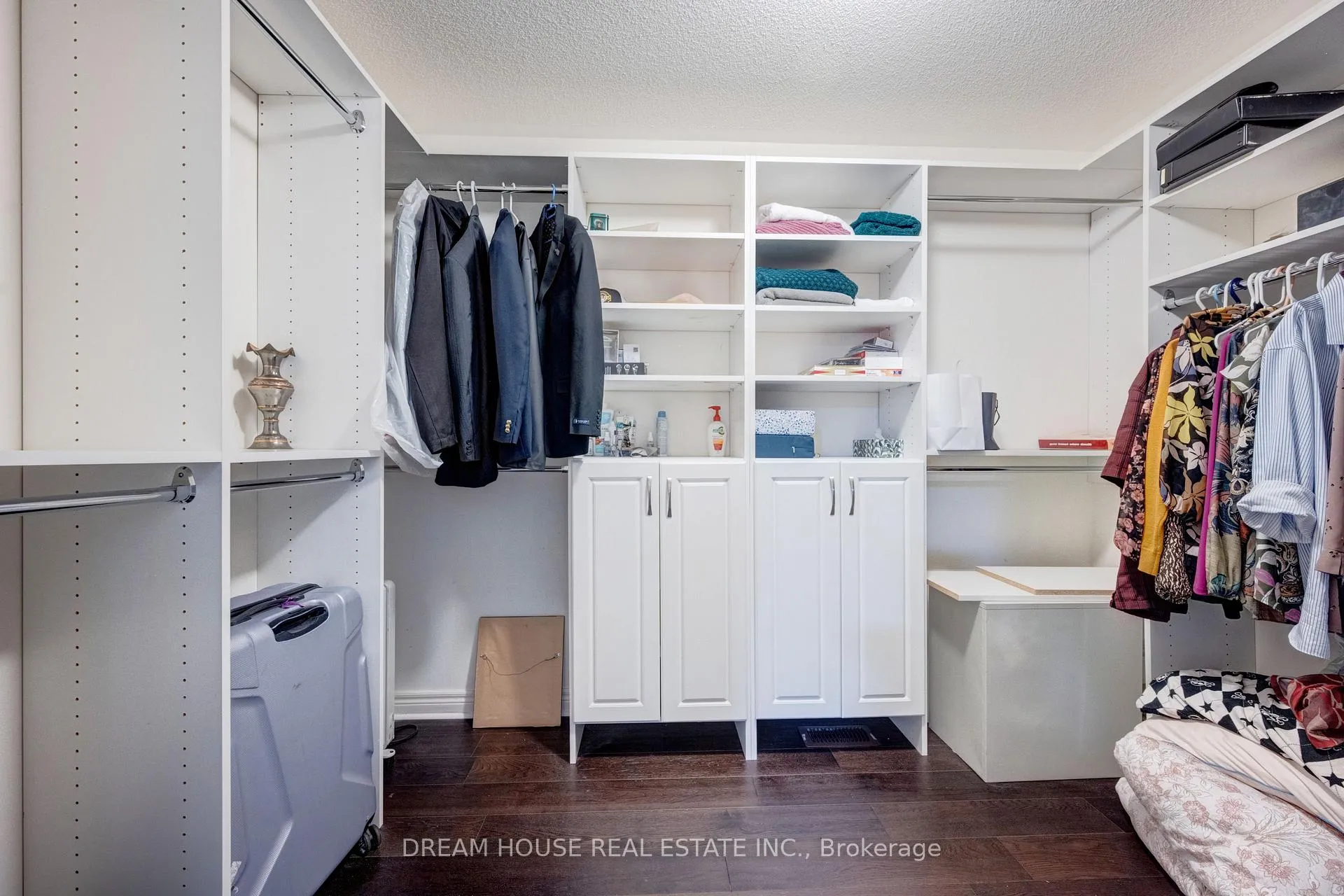 Photo 31 of 353 Michener Place, Milton, Harrison — HOMEH