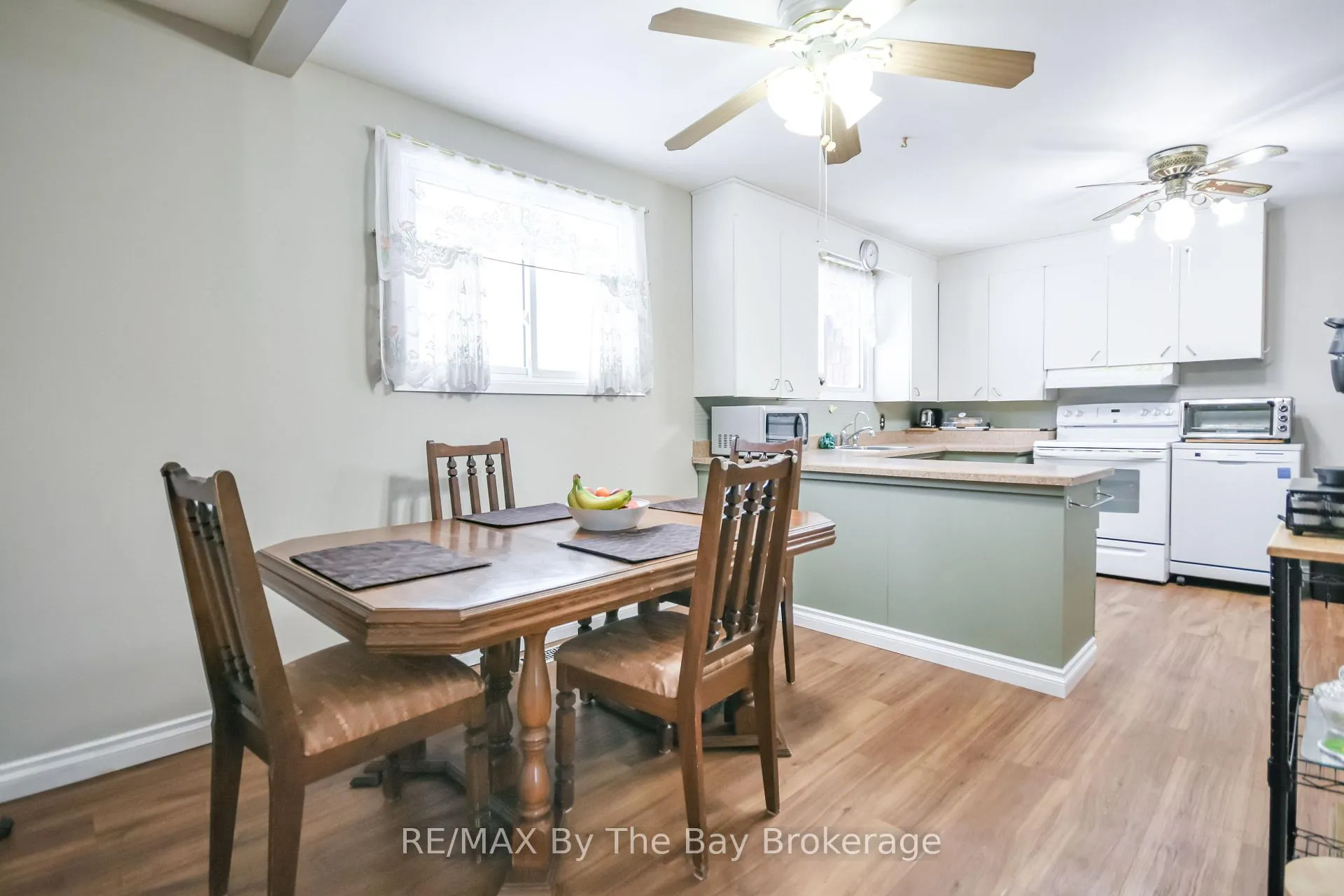 Photo 7 of 464 William Street, Midland — HOMEH
