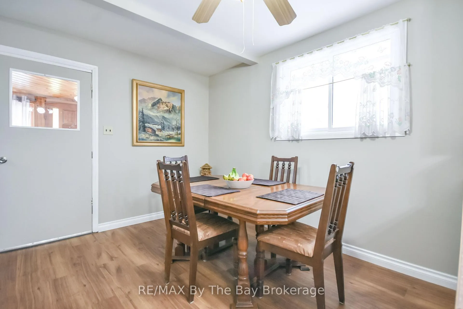 Photo 9 of 464 William Street, Midland — HOMEH