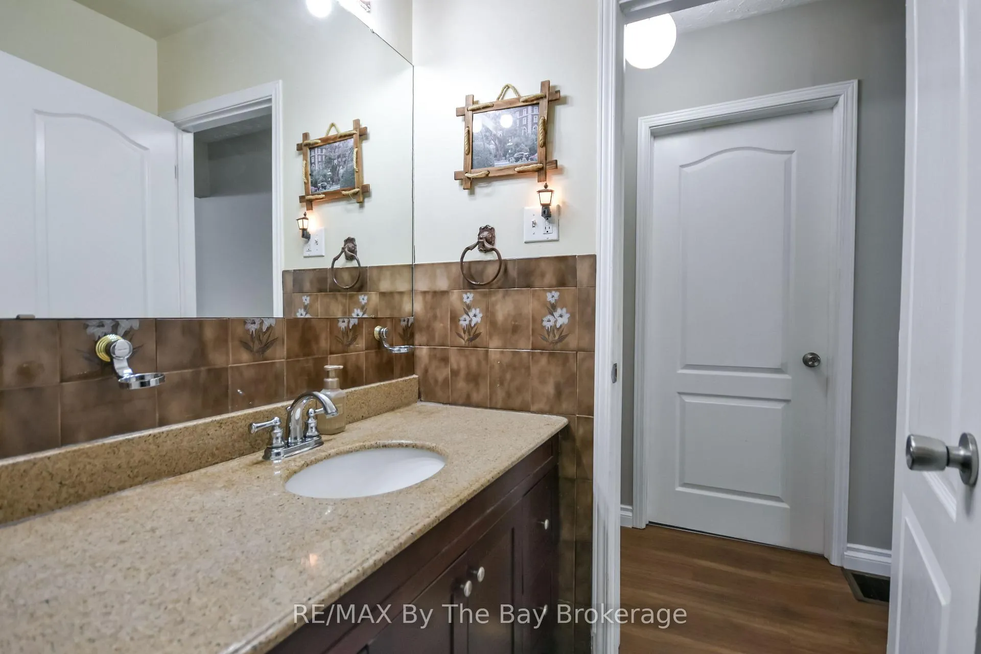 Photo 17 of 464 William Street, Midland — HOMEH