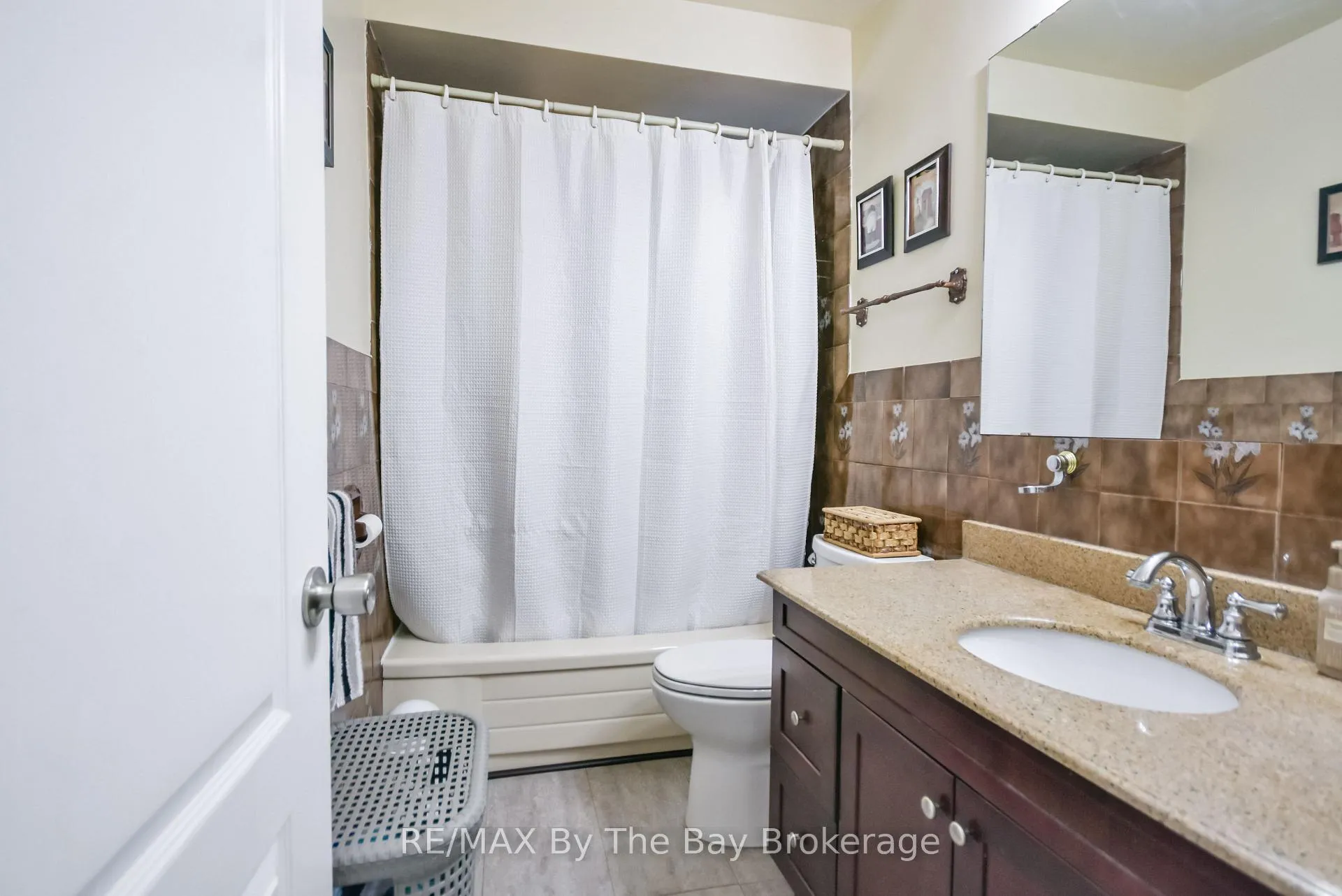 Photo 18 of 464 William Street, Midland — HOMEH