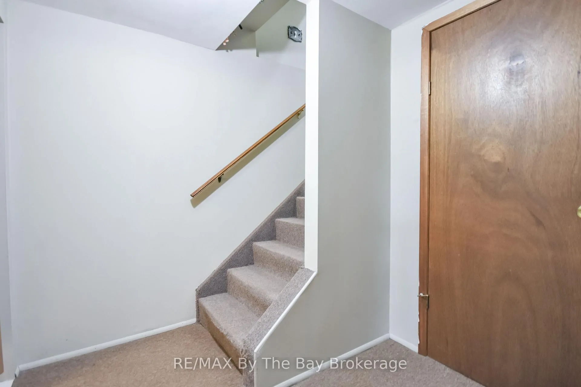 Photo 32 of 464 William Street, Midland — HOMEH