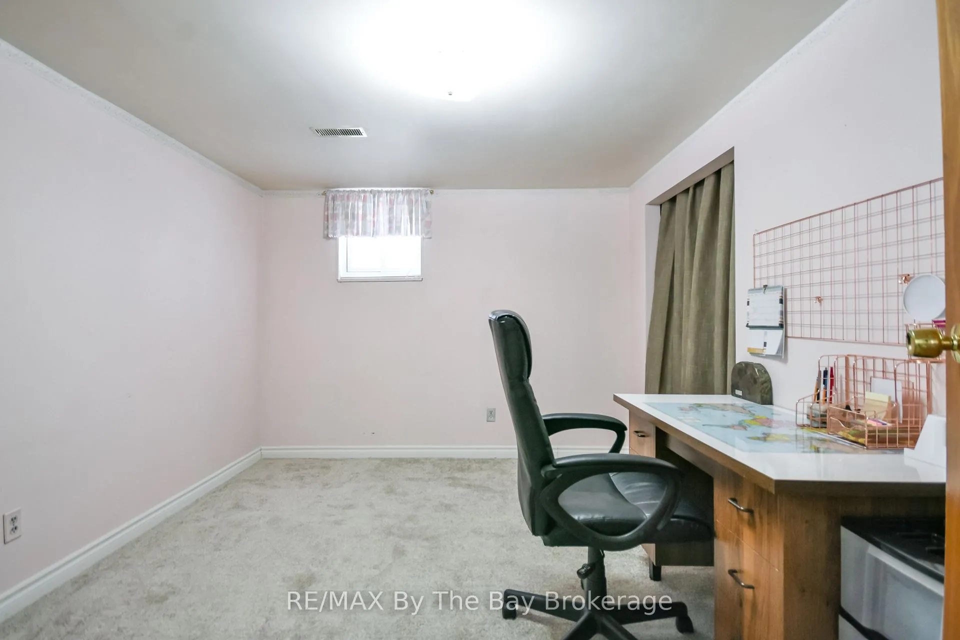 Photo 37 of 464 William Street, Midland — HOMEH