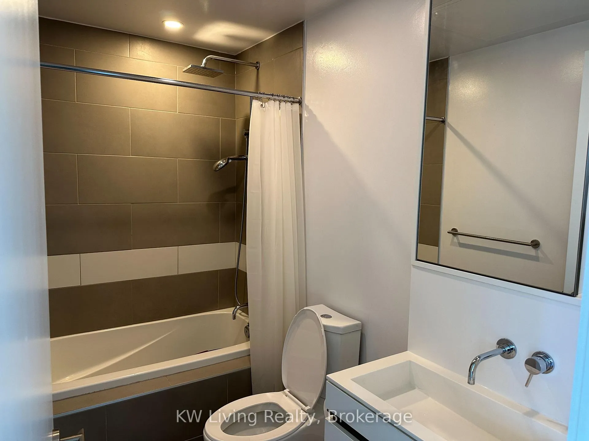 Photo 10 of Unit 3714, 197 Yonge Street, Toronto, Church-Yonge Corridor — HOMEH