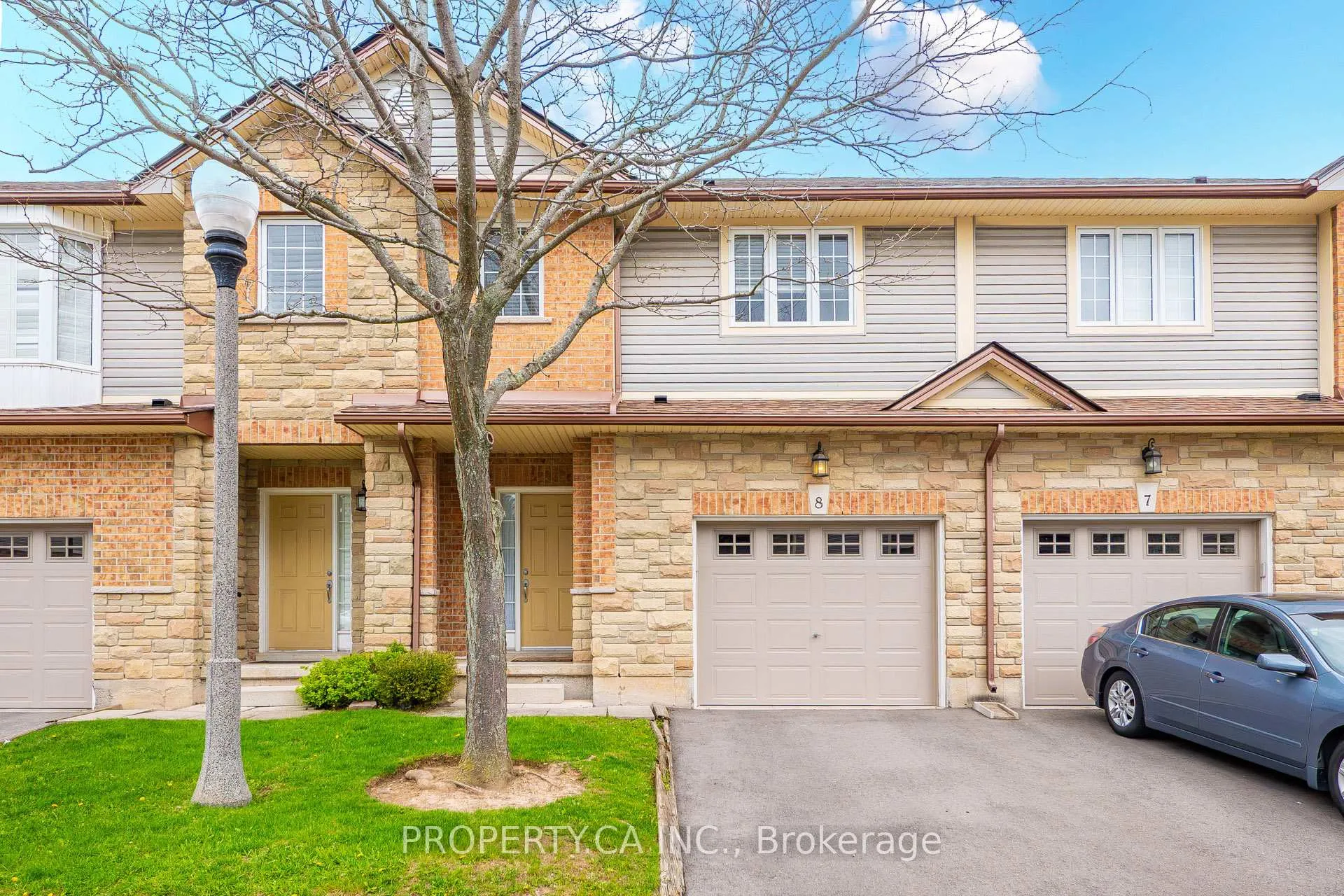 Photo 2 of Unit 8, 60 Cloverleaf Drive, Hamilton, Ancaster — HOMEH