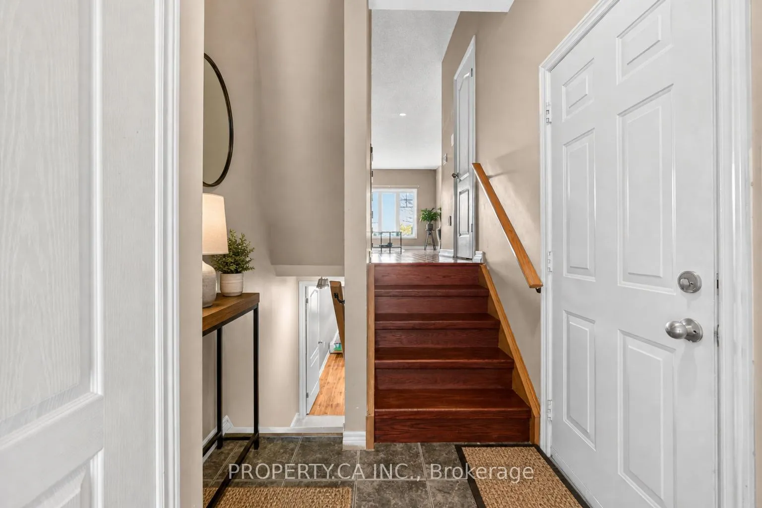 Photo 4 of Unit 8, 60 Cloverleaf Drive, Hamilton, Ancaster — HOMEH