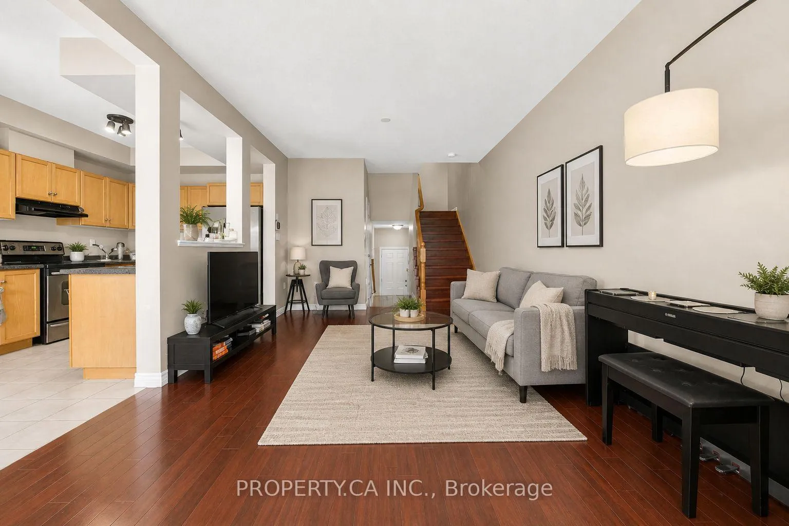 Photo 5 of Unit 8, 60 Cloverleaf Drive, Hamilton, Ancaster — HOMEH