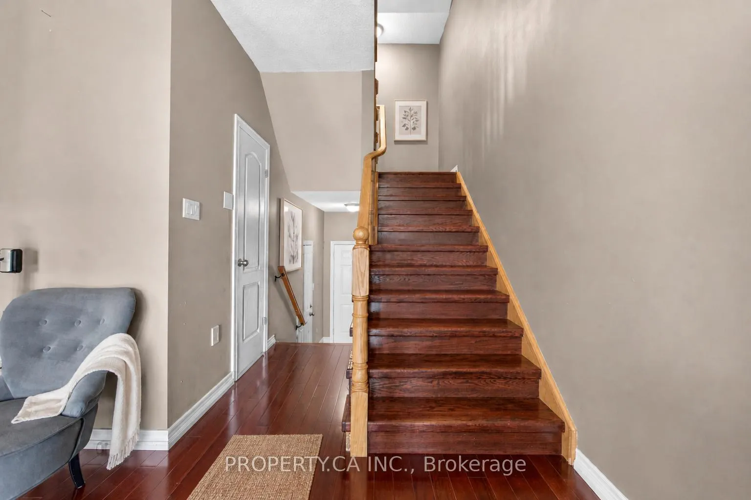 Photo 11 of Unit 8, 60 Cloverleaf Drive, Hamilton, Ancaster — HOMEH