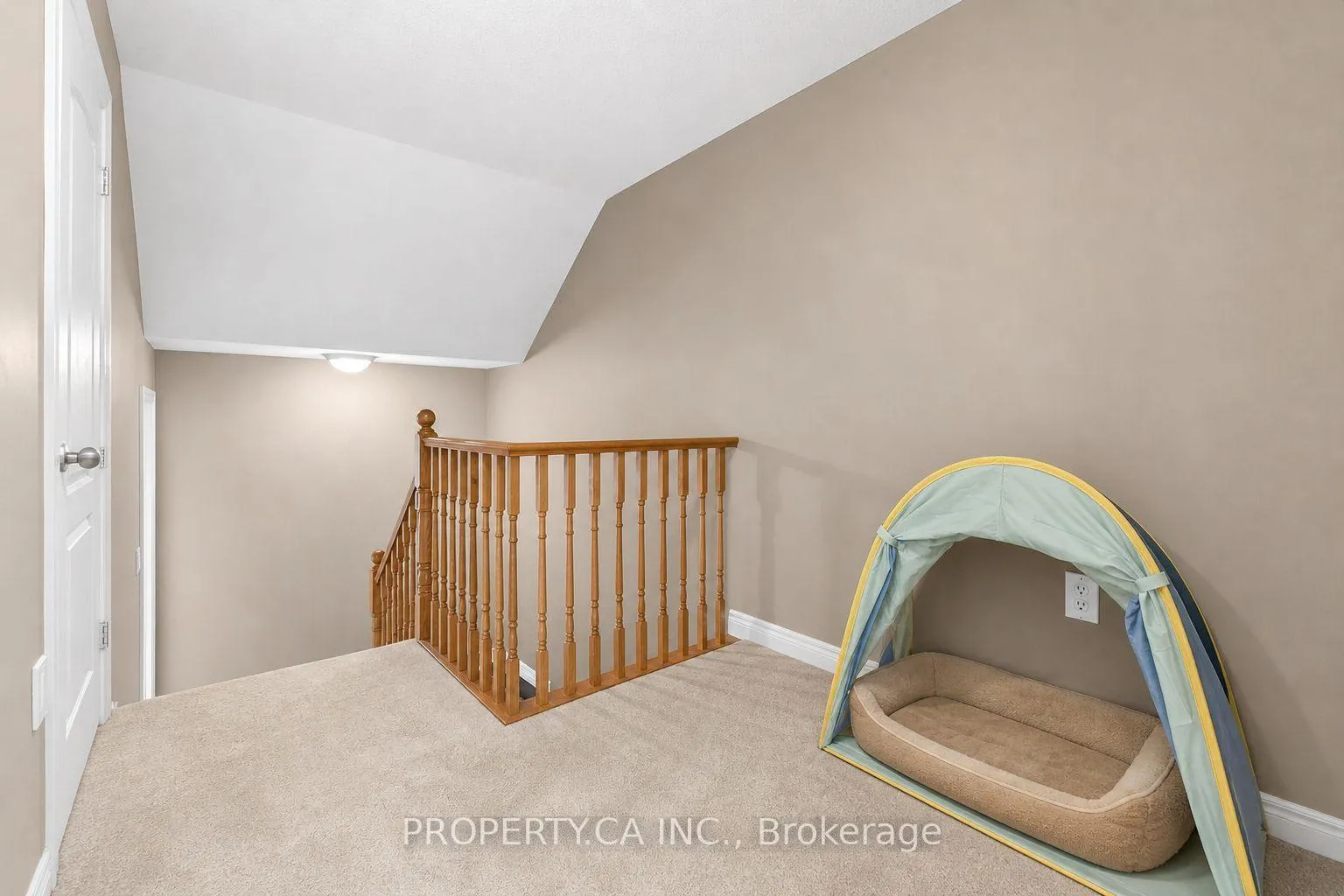 Photo 13 of Unit 8, 60 Cloverleaf Drive, Hamilton, Ancaster — HOMEH
