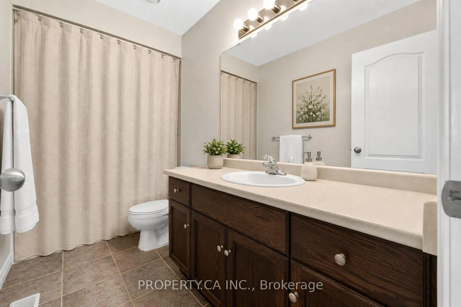 Photo 20 of Unit 8, 60 Cloverleaf Drive, Hamilton, Ancaster — HOMEH