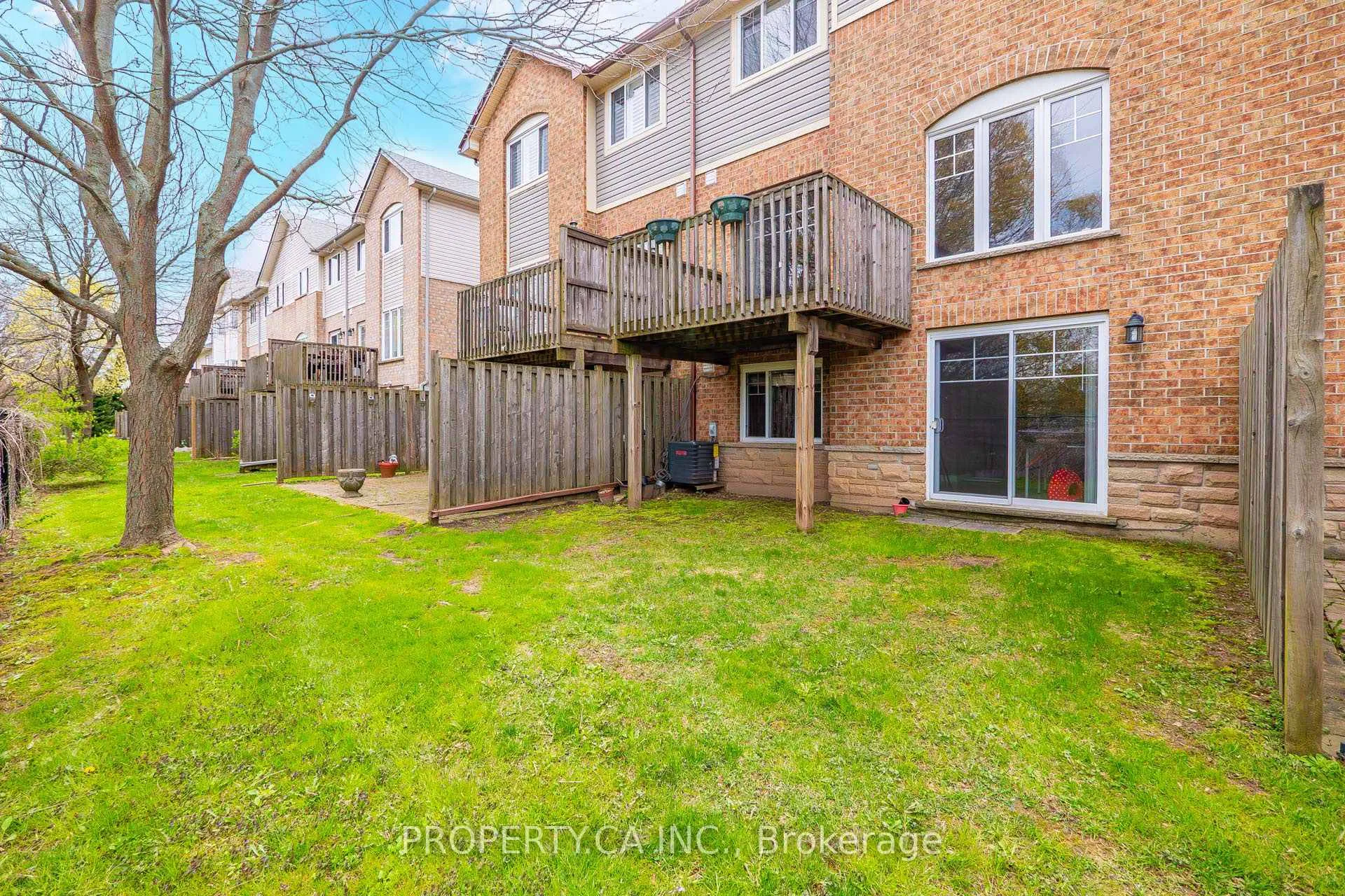 Photo 33 of Unit 8, 60 Cloverleaf Drive, Hamilton, Ancaster — HOMEH