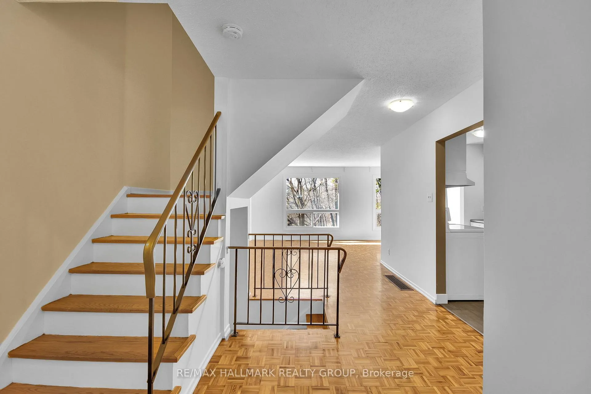 Photo 2 of 338 Stone Quarry Private, Ottawa, Carson Meadows — HOMEH