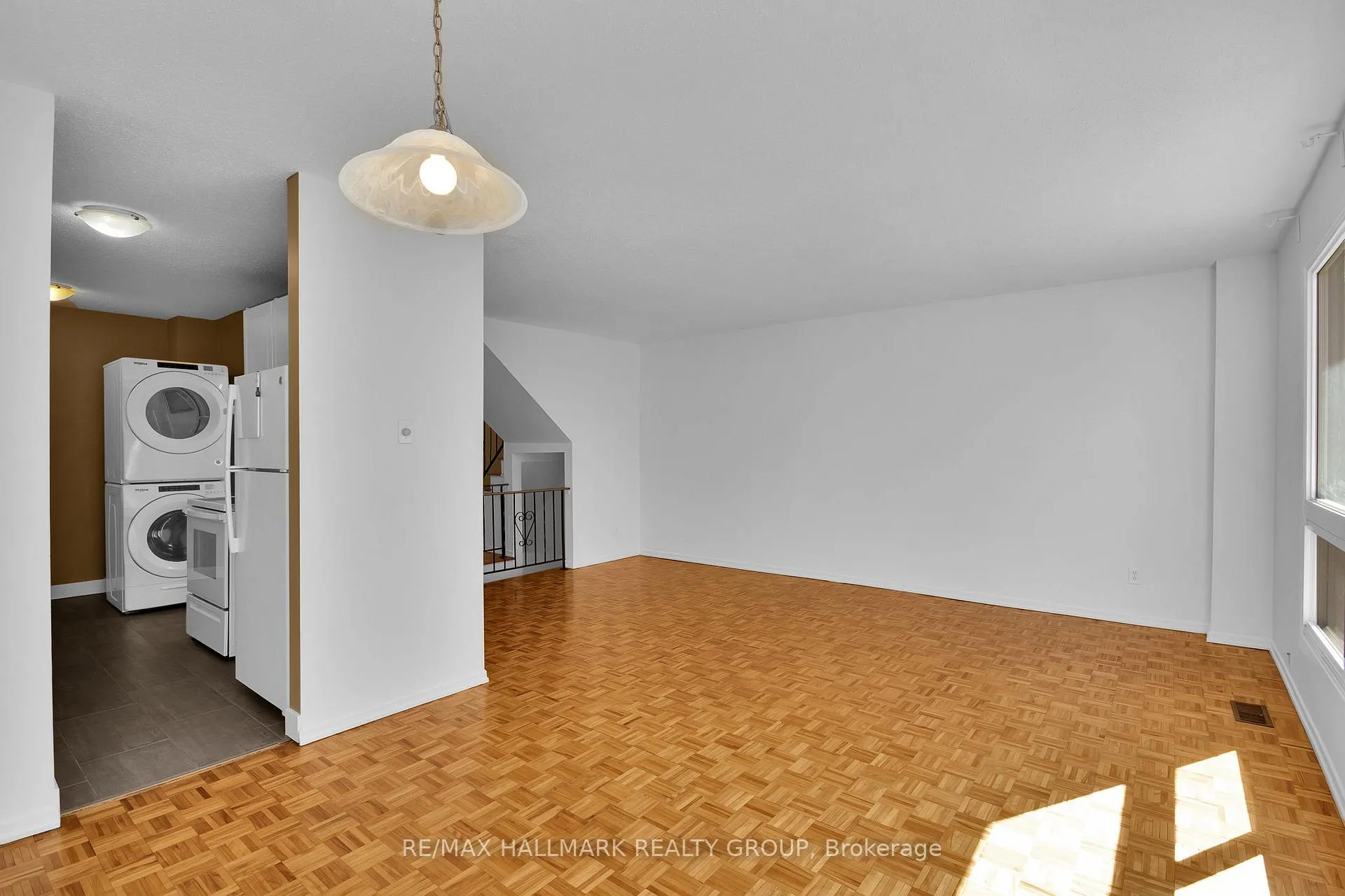Photo 6 of 338 Stone Quarry Private, Ottawa, Carson Meadows — HOMEH