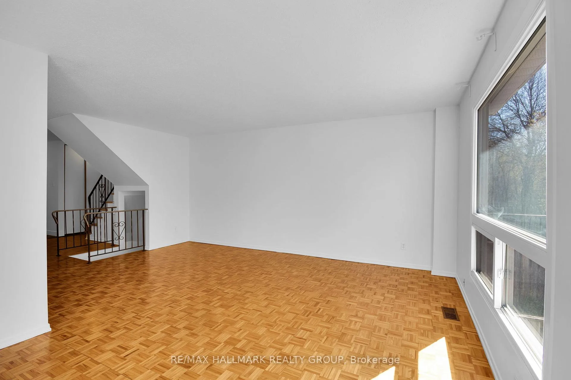Photo 7 of 338 Stone Quarry Private, Ottawa, Carson Meadows — HOMEH