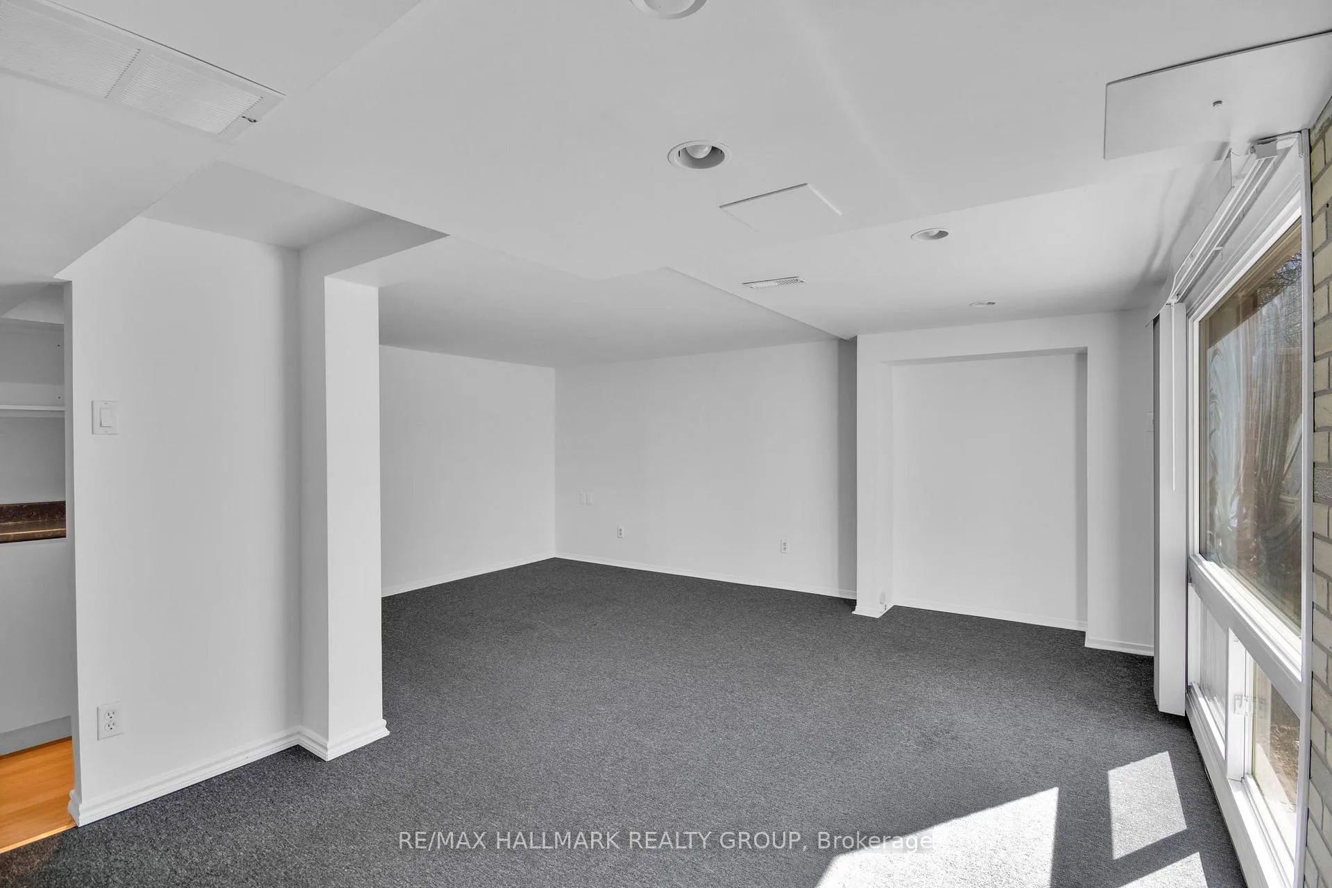Photo 20 of 338 Stone Quarry Private, Ottawa, Carson Meadows — HOMEH