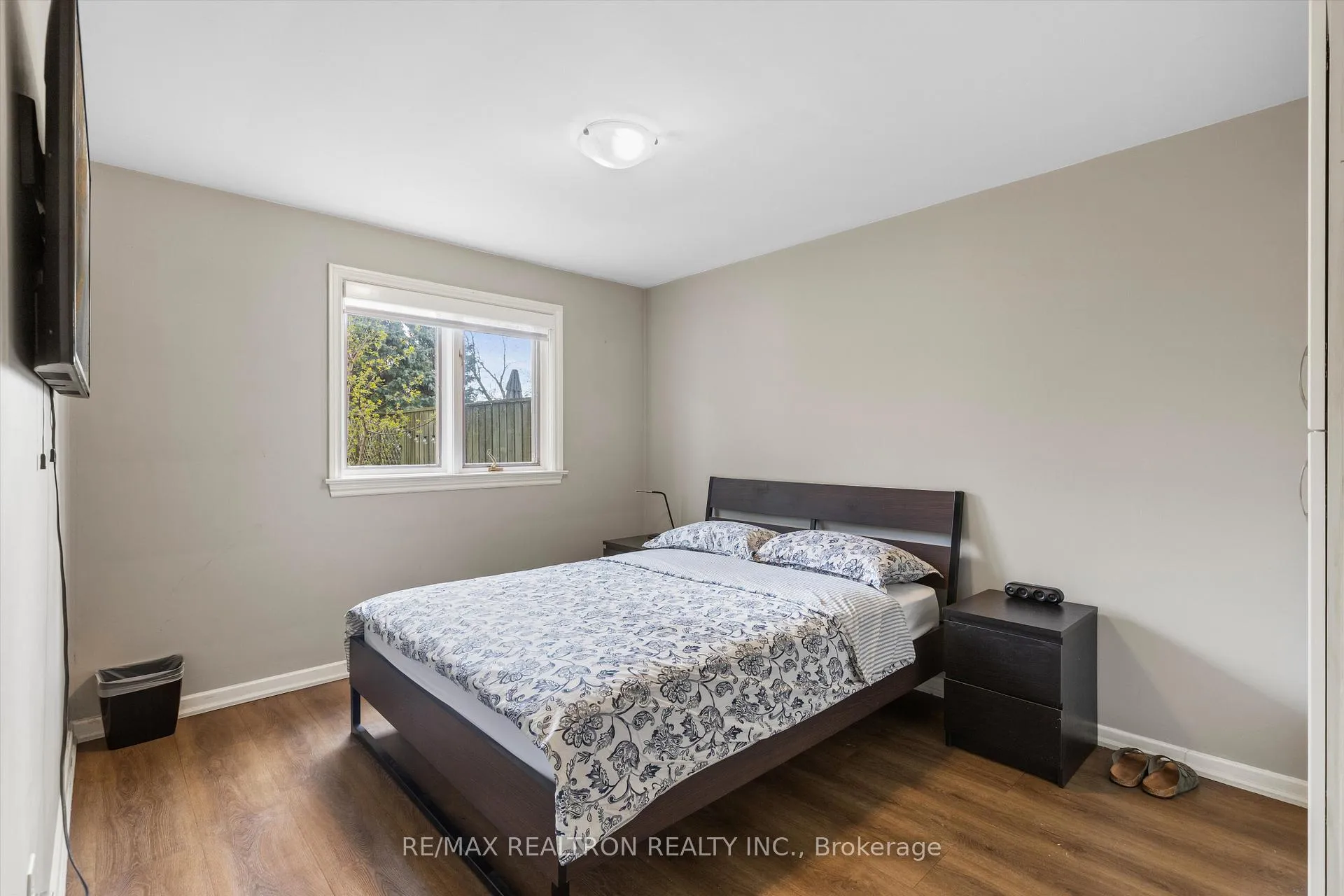 Photo 16 of 39 Jasper Drive, Aurora, Aurora Heights — HOMEH