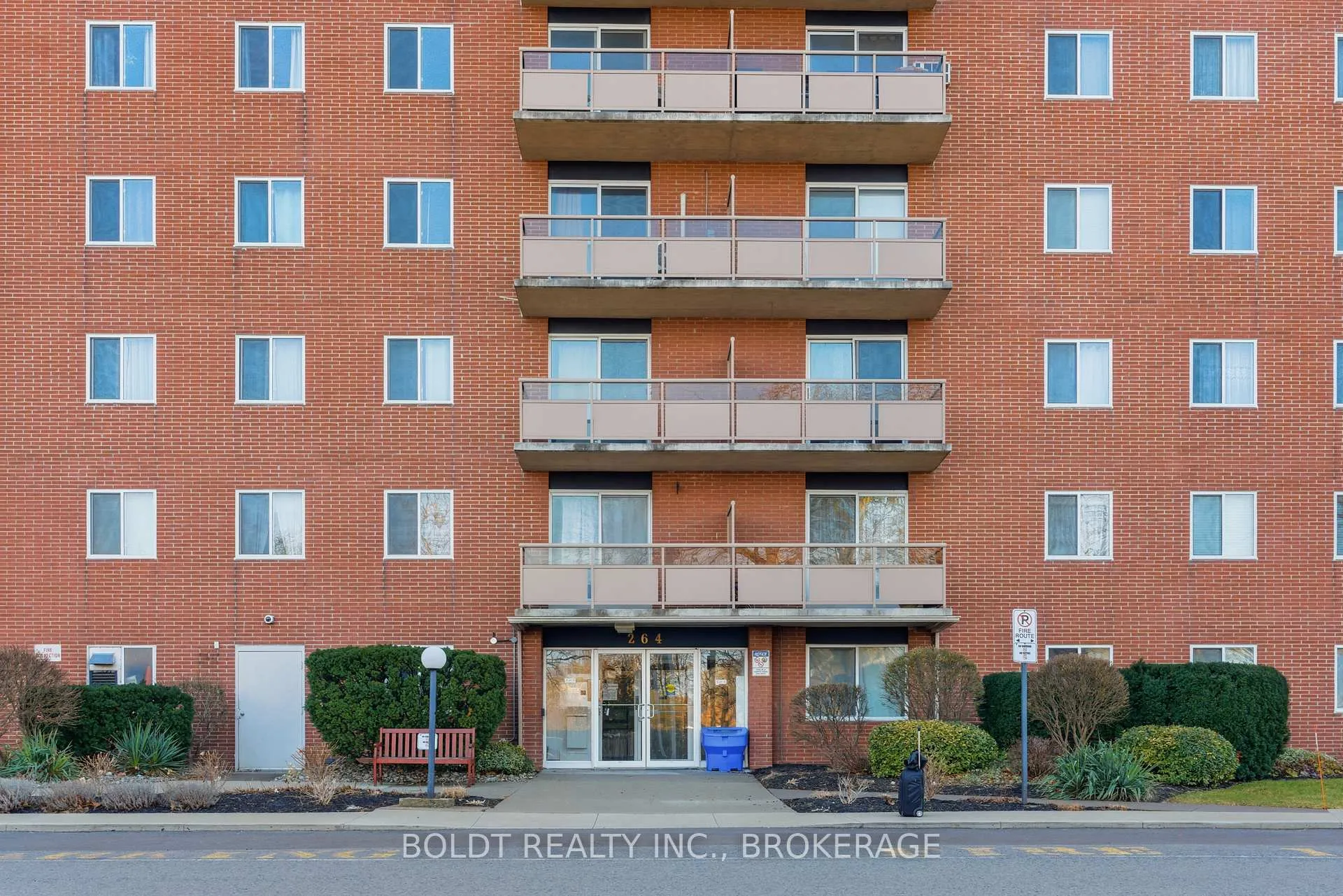 Photo 2 of Unit 107, 264 Grantham Avenue, St. Catharines, Carlton/Bunting — HOMEH
