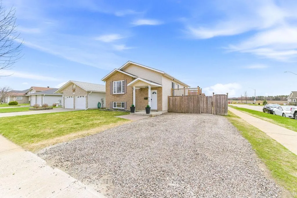Photo 2 of 416 Sweezey Court, Pembroke, Pembroke — HOMEH
