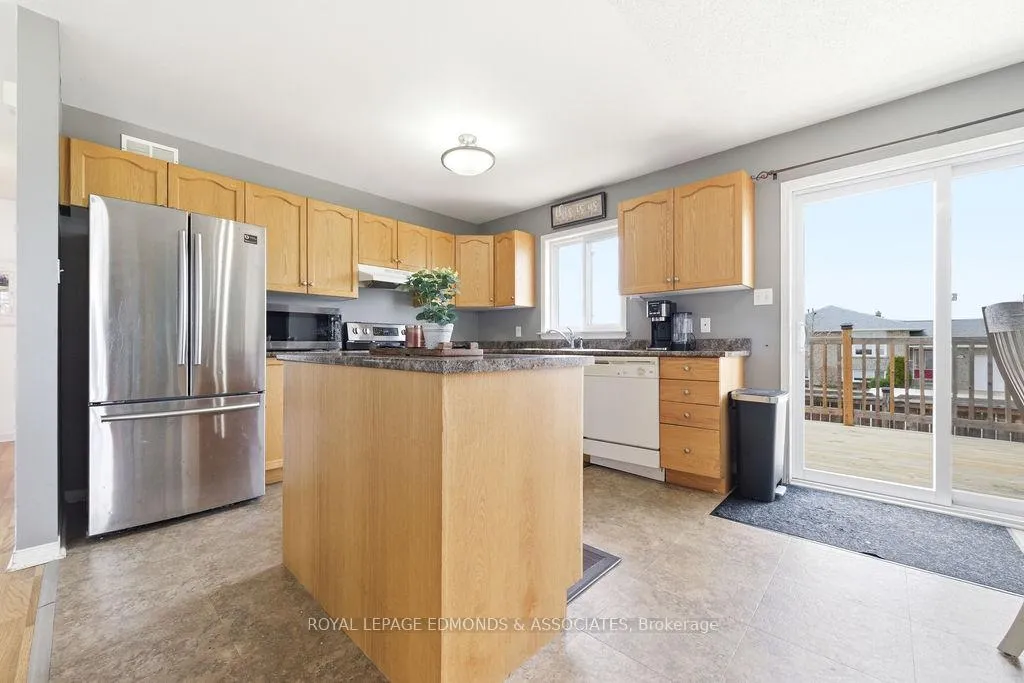 Photo 11 of 416 Sweezey Court, Pembroke, Pembroke — HOMEH