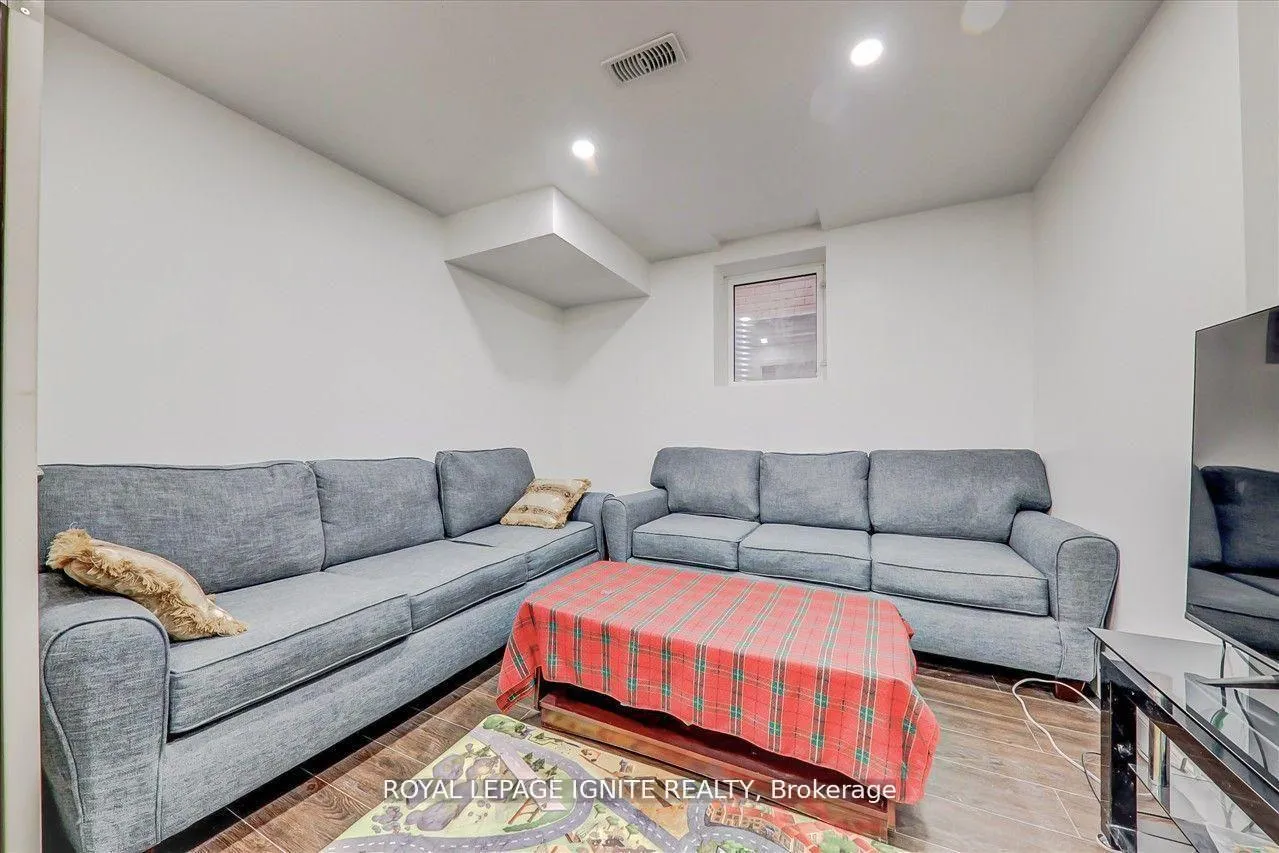 Photo 12 of Unit Bsmt, 114 Lawrence Pilkington Avenue, Markham, Cornell — HOMEH