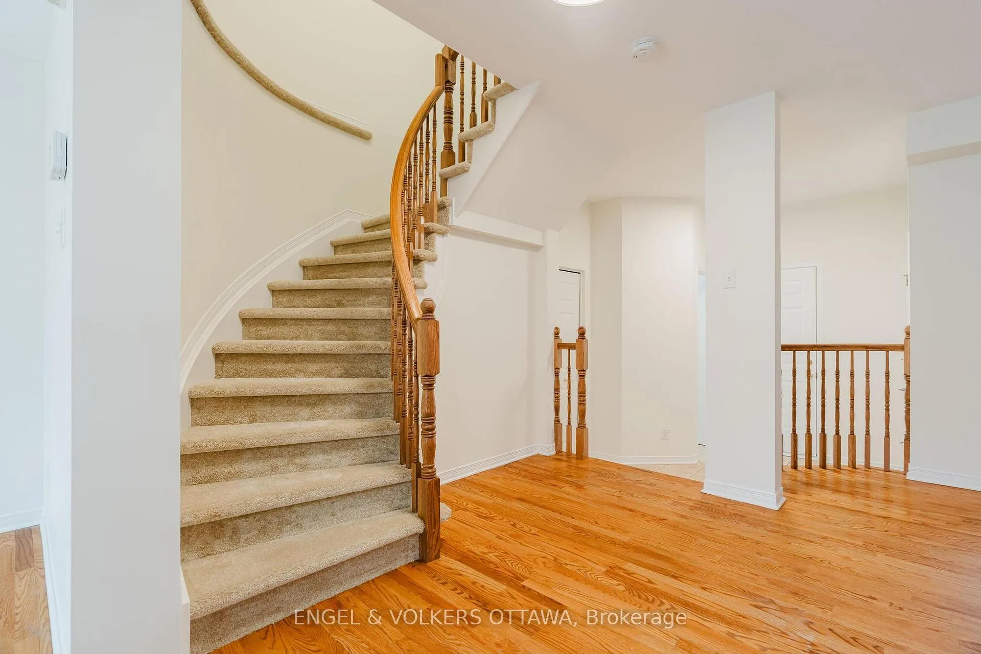 Photo 16 of 149 Duntroon Circle, Ottawa, Hunt Club Park/Greenboro — HOMEH