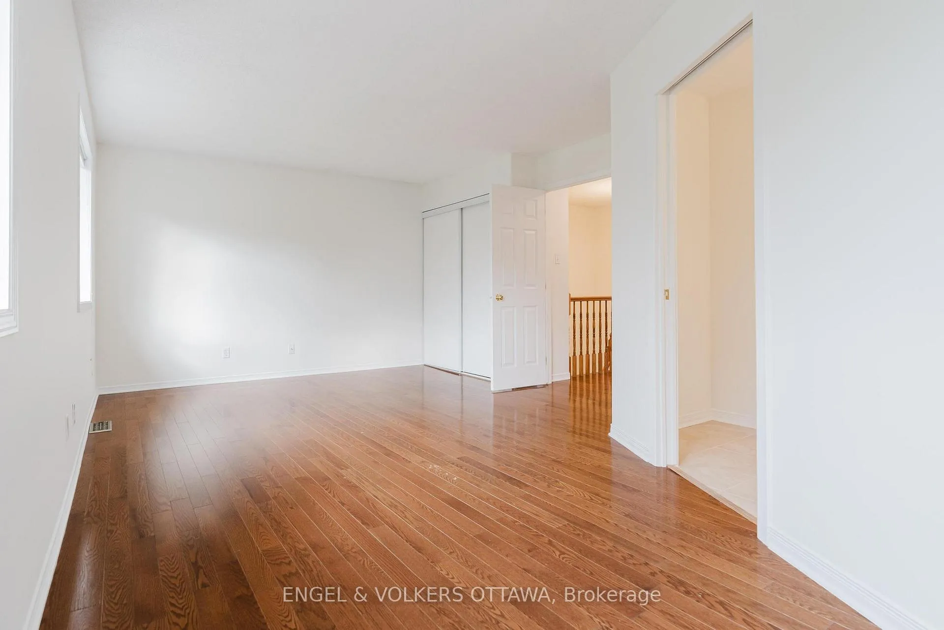 Photo 19 of 149 Duntroon Circle, Ottawa, Hunt Club Park/Greenboro — HOMEH