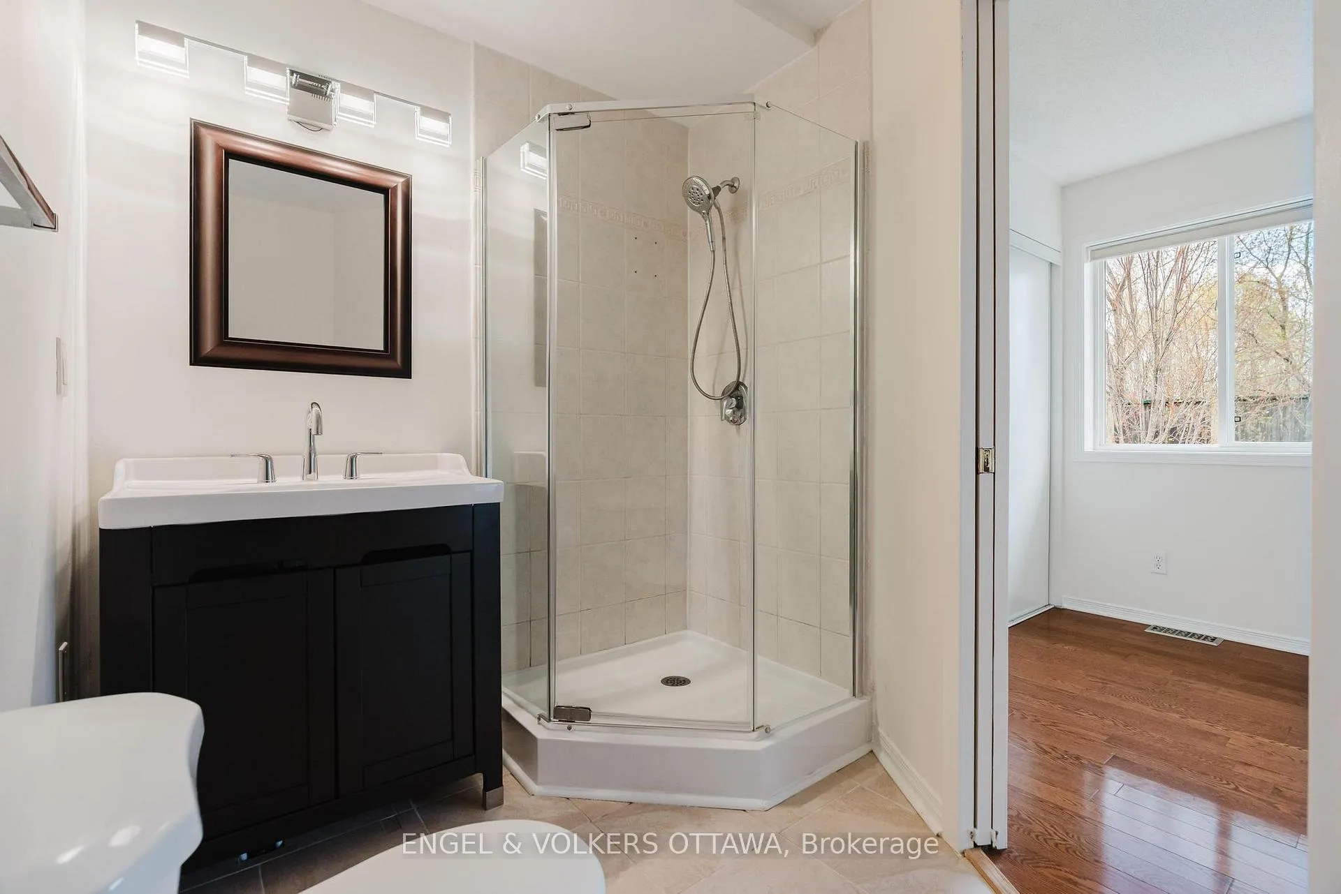 Photo 20 of 149 Duntroon Circle, Ottawa, Hunt Club Park/Greenboro — HOMEH
