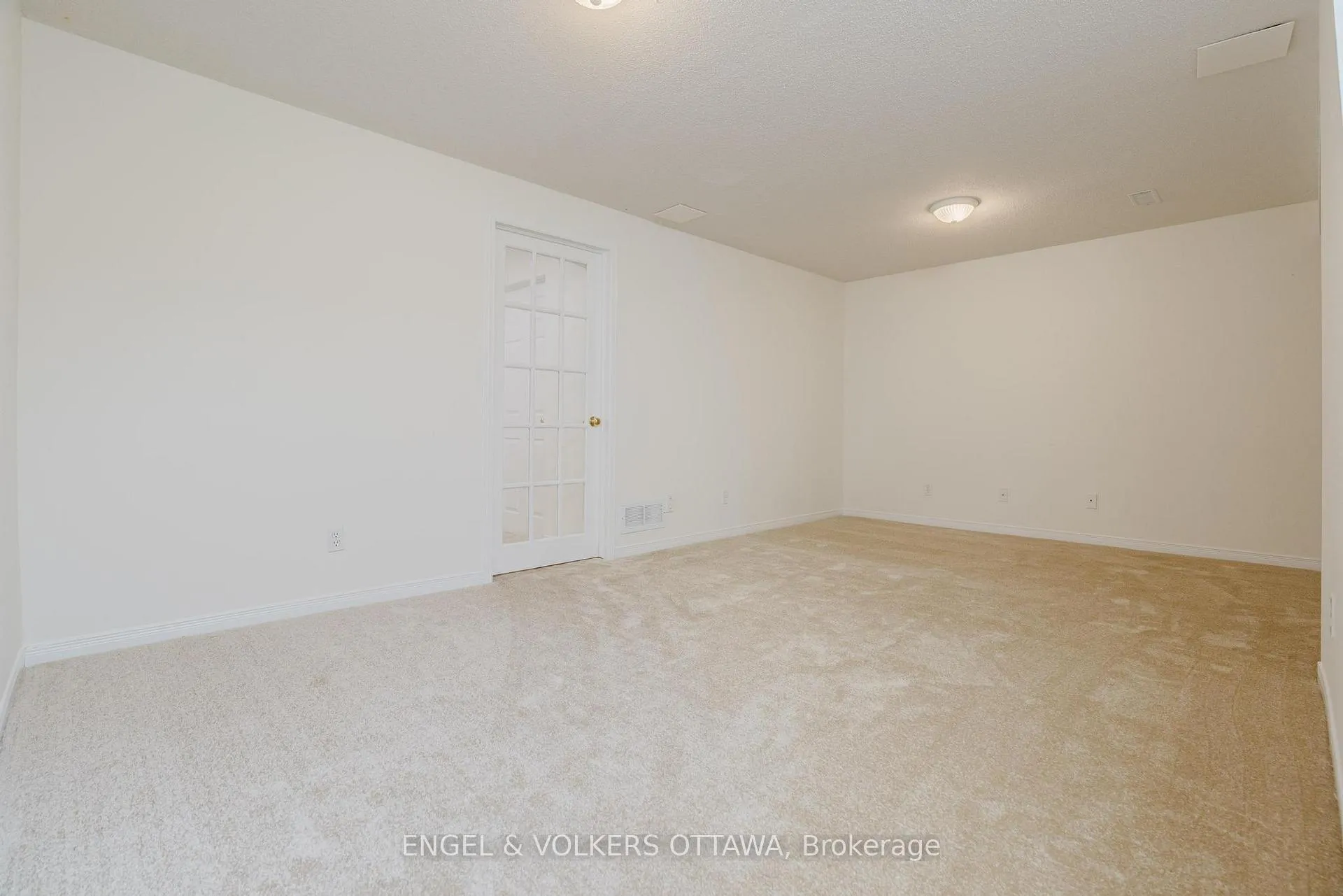 Photo 31 of 149 Duntroon Circle, Ottawa, Hunt Club Park/Greenboro — HOMEH
